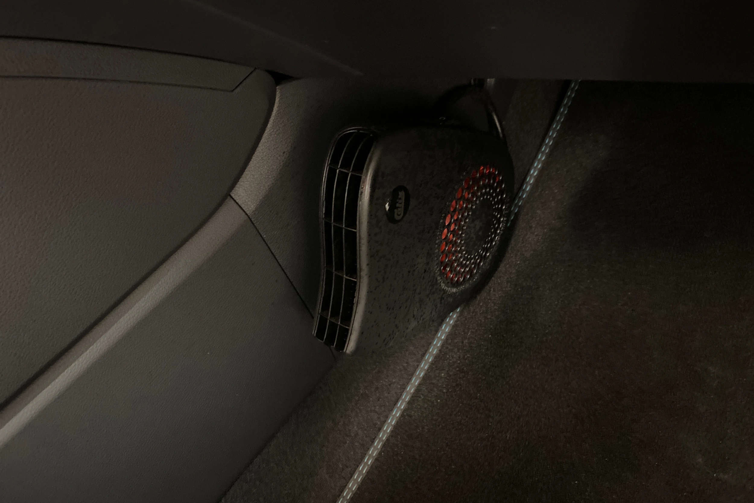 Valkoinen Hyundai IONIQ plug-in 2020 kuva 22.