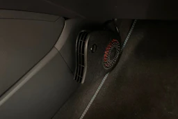 Valkoinen Hyundai IONIQ plug-in 2020 kuva 22.