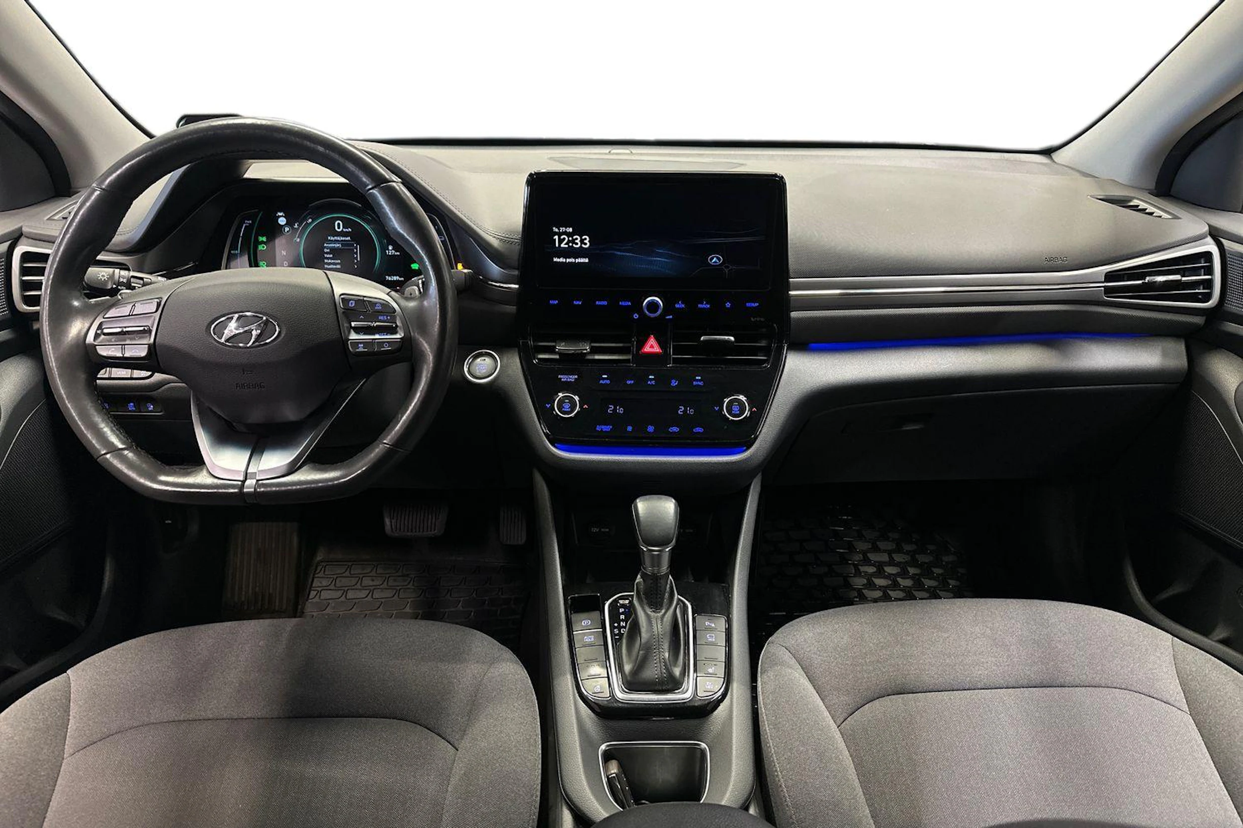 harmaa Hyundai IONIQ plug-in 2021 kuva 7.