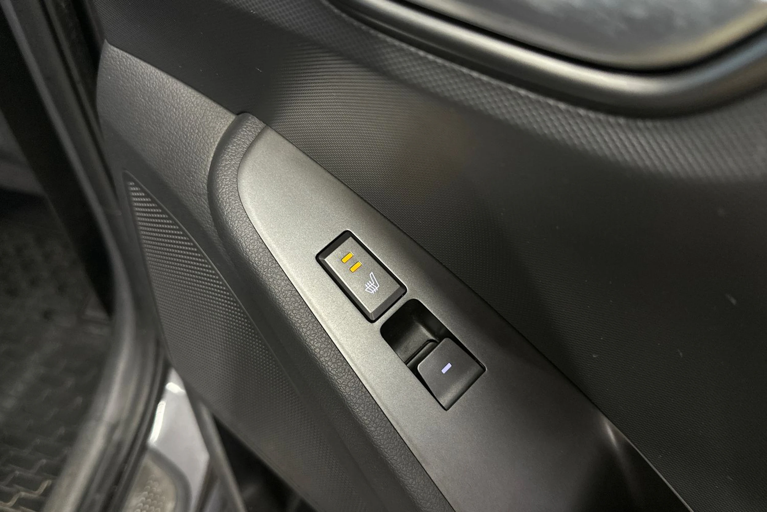 harmaa Hyundai IONIQ plug-in 2021 kuva 11.