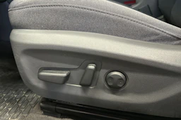 harmaa Hyundai IONIQ plug-in 2021 kuva 13.