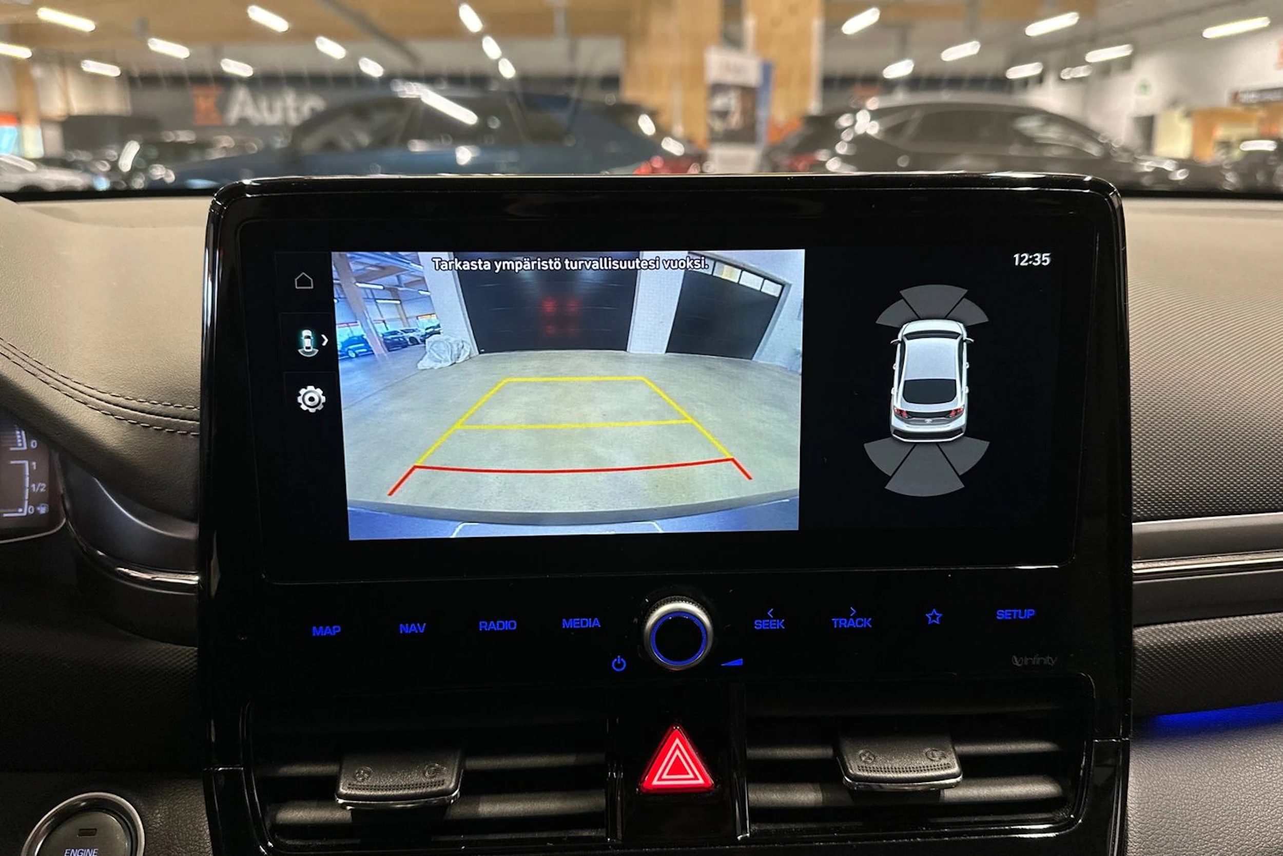 harmaa Hyundai IONIQ plug-in 2021 kuva 14.