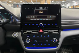 harmaa Hyundai IONIQ plug-in 2021 kuva 17.