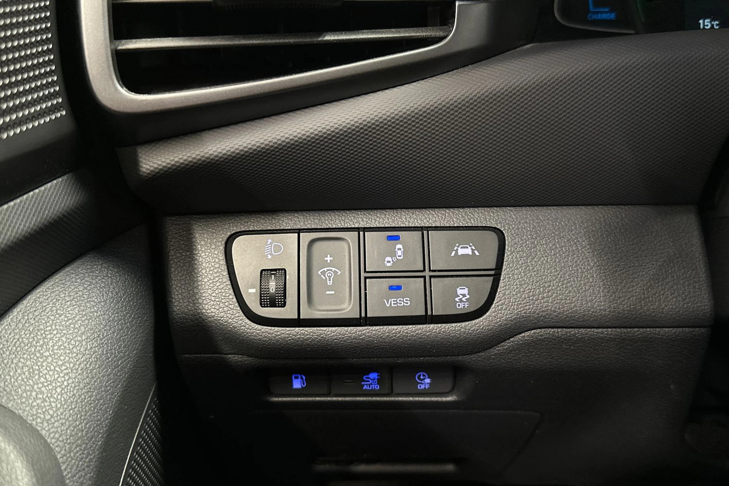 harmaa Hyundai IONIQ plug-in 2021 kuva 22.