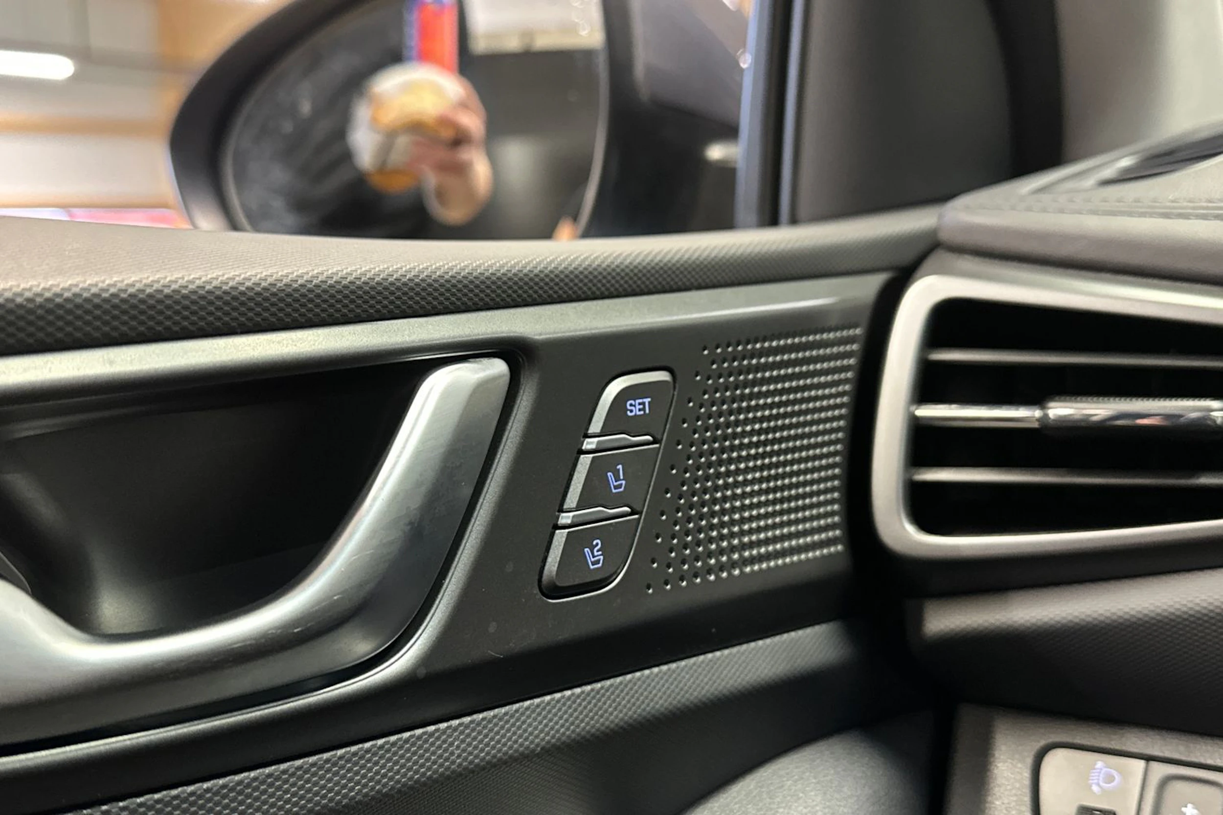 harmaa Hyundai IONIQ plug-in 2021 kuva 23.