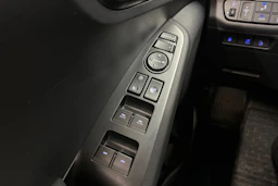 harmaa Hyundai IONIQ plug-in 2021 kuva 24.