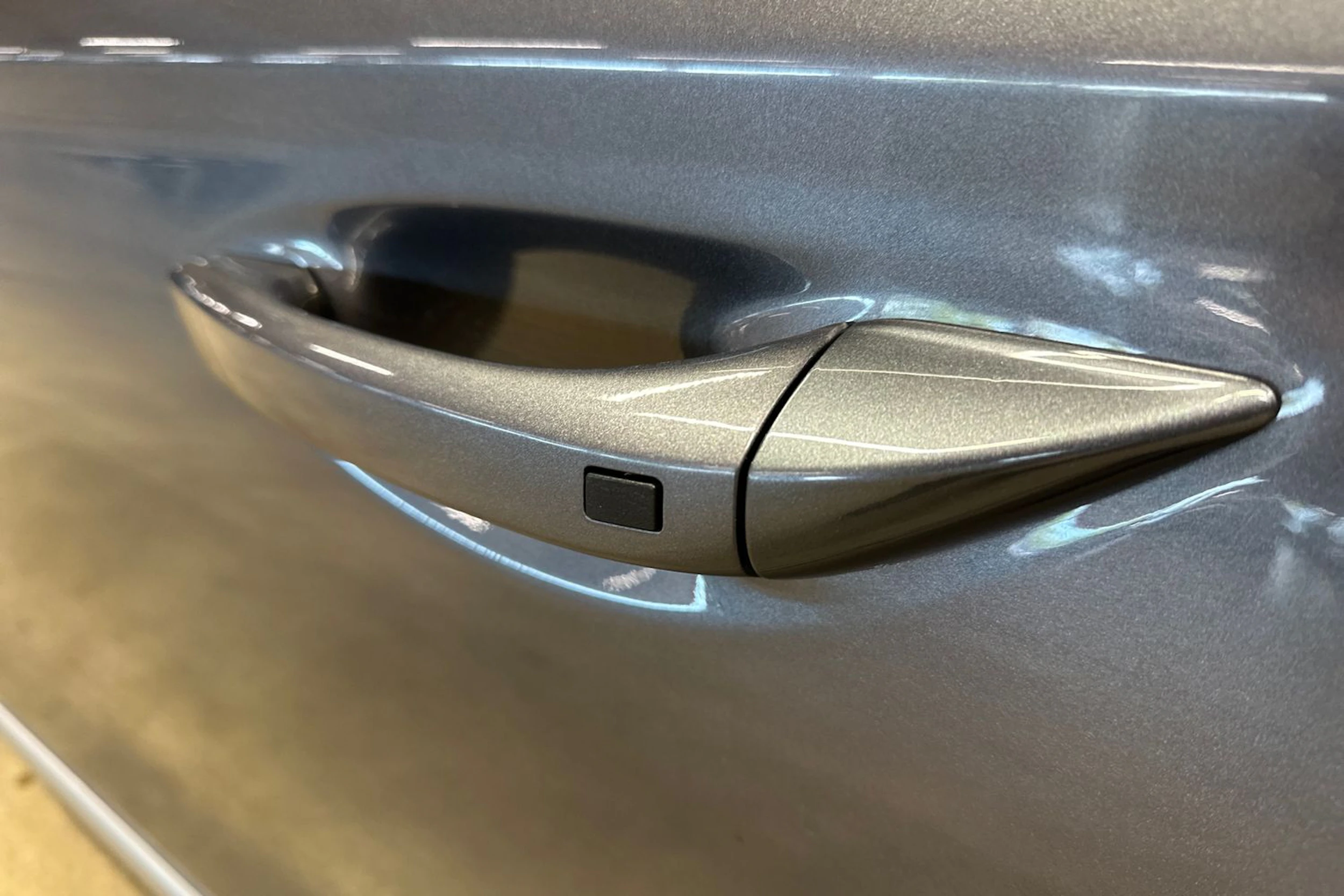 harmaa Hyundai IONIQ plug-in 2021 kuva 26.