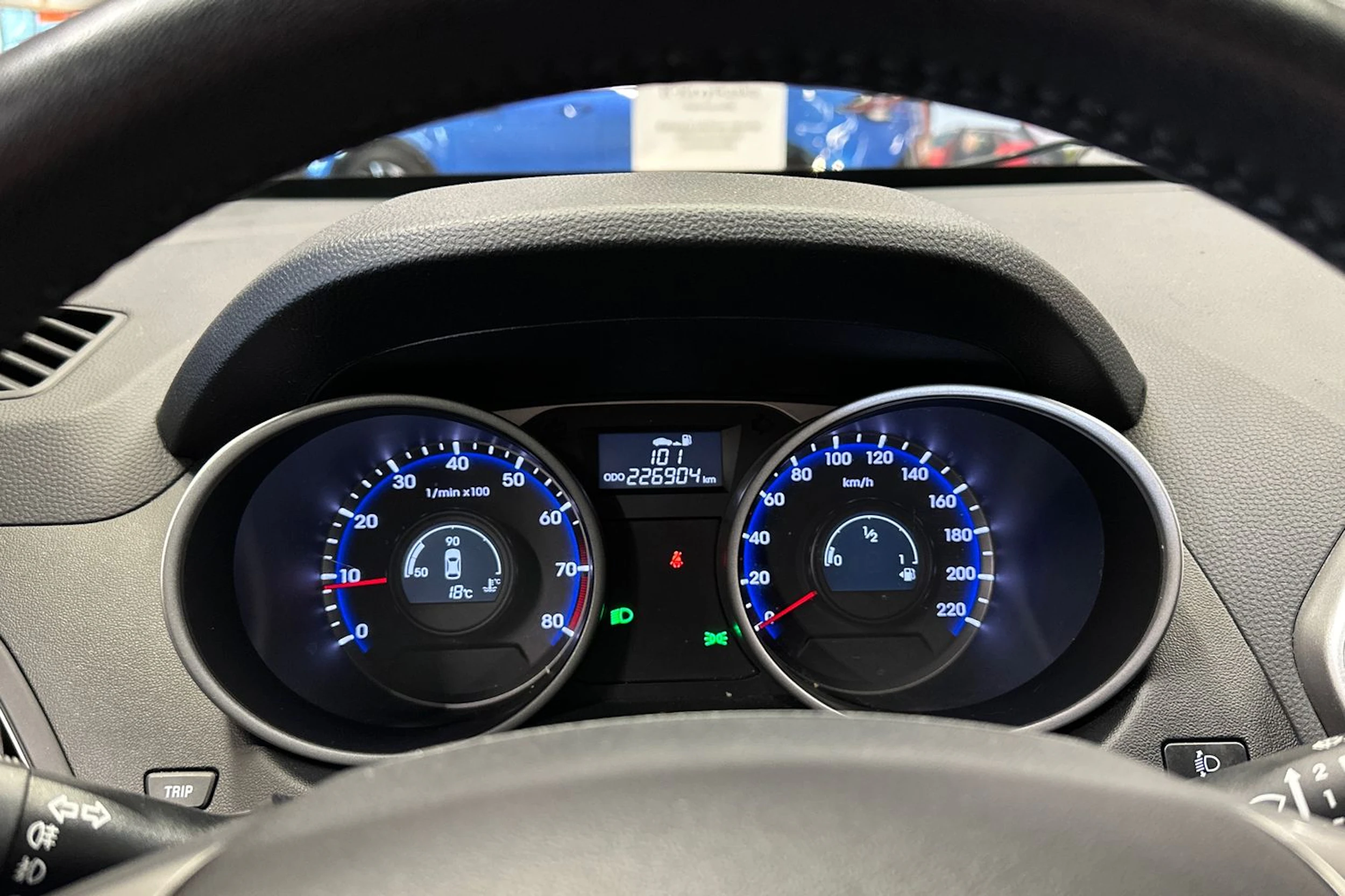 Valkoinen Hyundai ix35 2013 kuva 20.