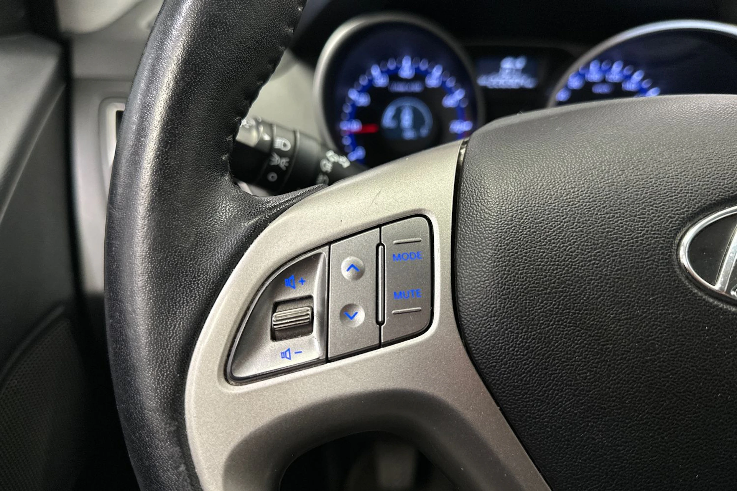Valkoinen Hyundai ix35 2013 kuva 21.