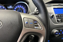 Valkoinen Hyundai ix35 2013 kuva 22.