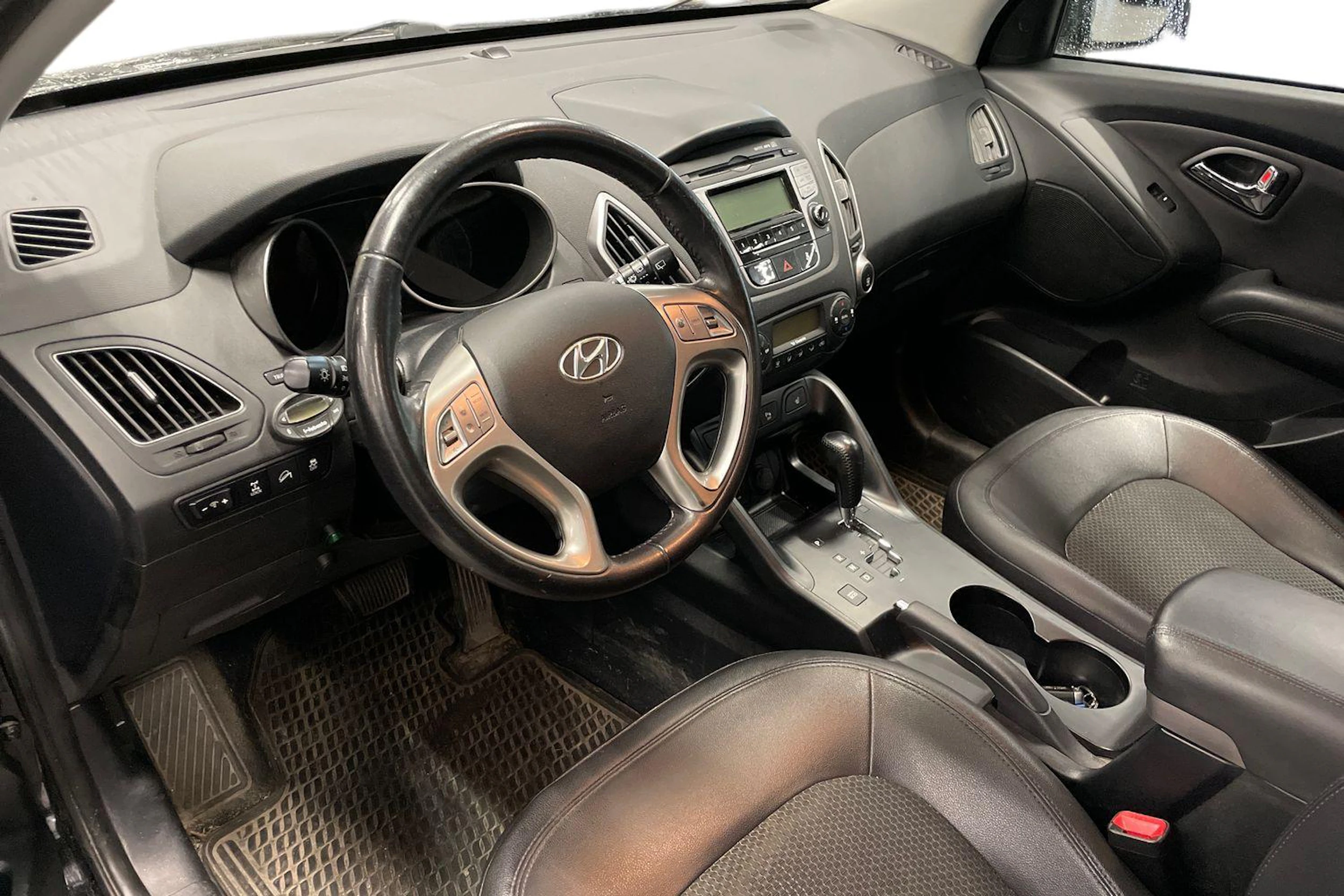 Musta Hyundai ix35 2012 kuva 3.
