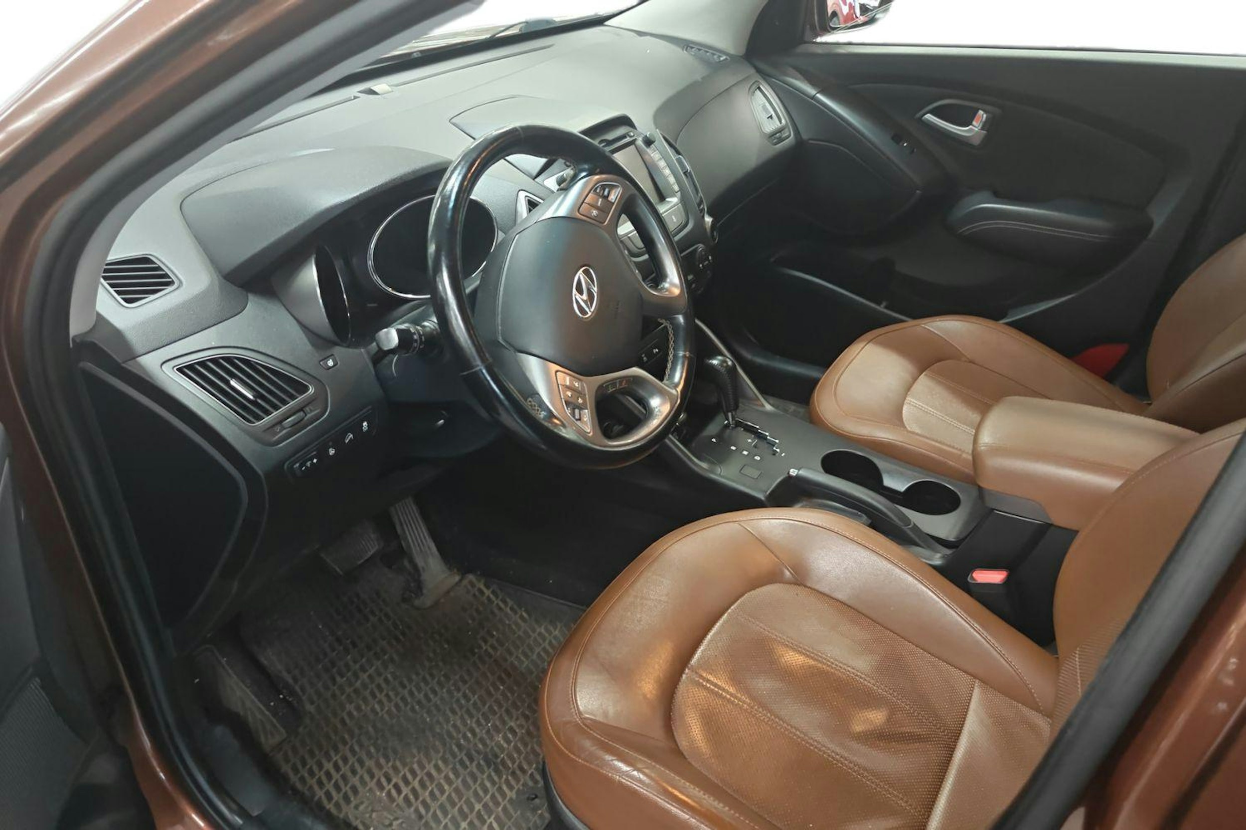 ruskea (beige) Hyundai ix35 2014 kuva 3.