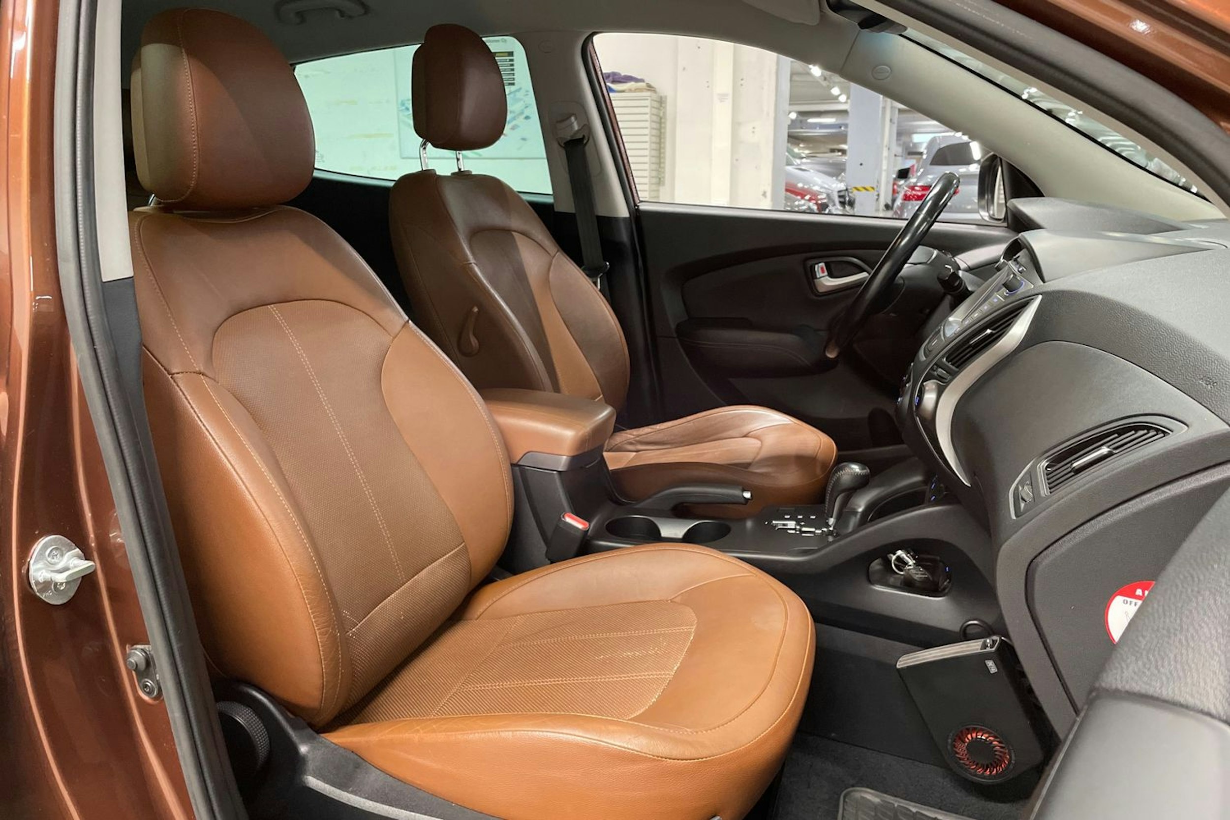 ruskea (beige) Hyundai ix35 2014 kuva 24.