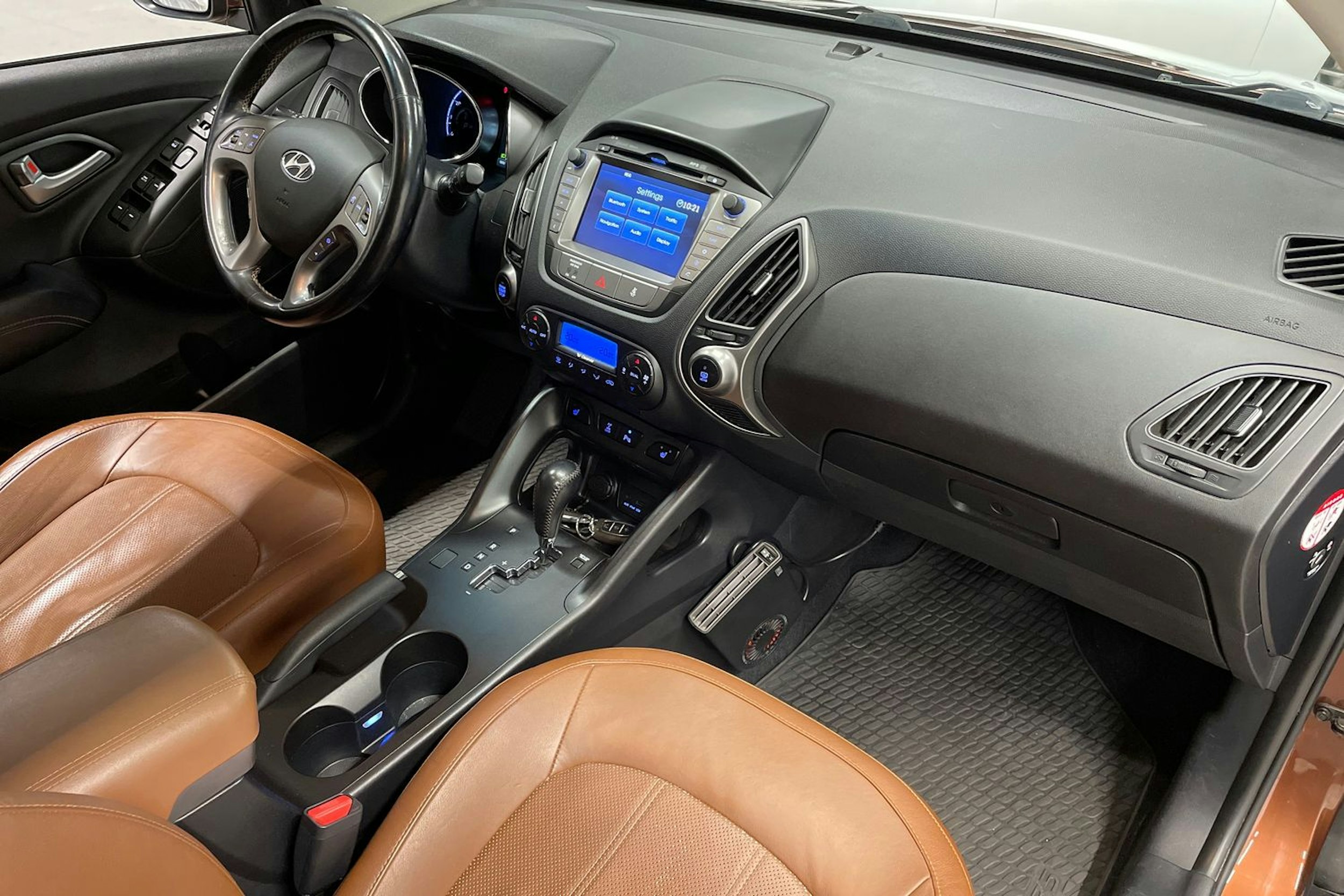 ruskea (beige) Hyundai ix35 2014 kuva 25.