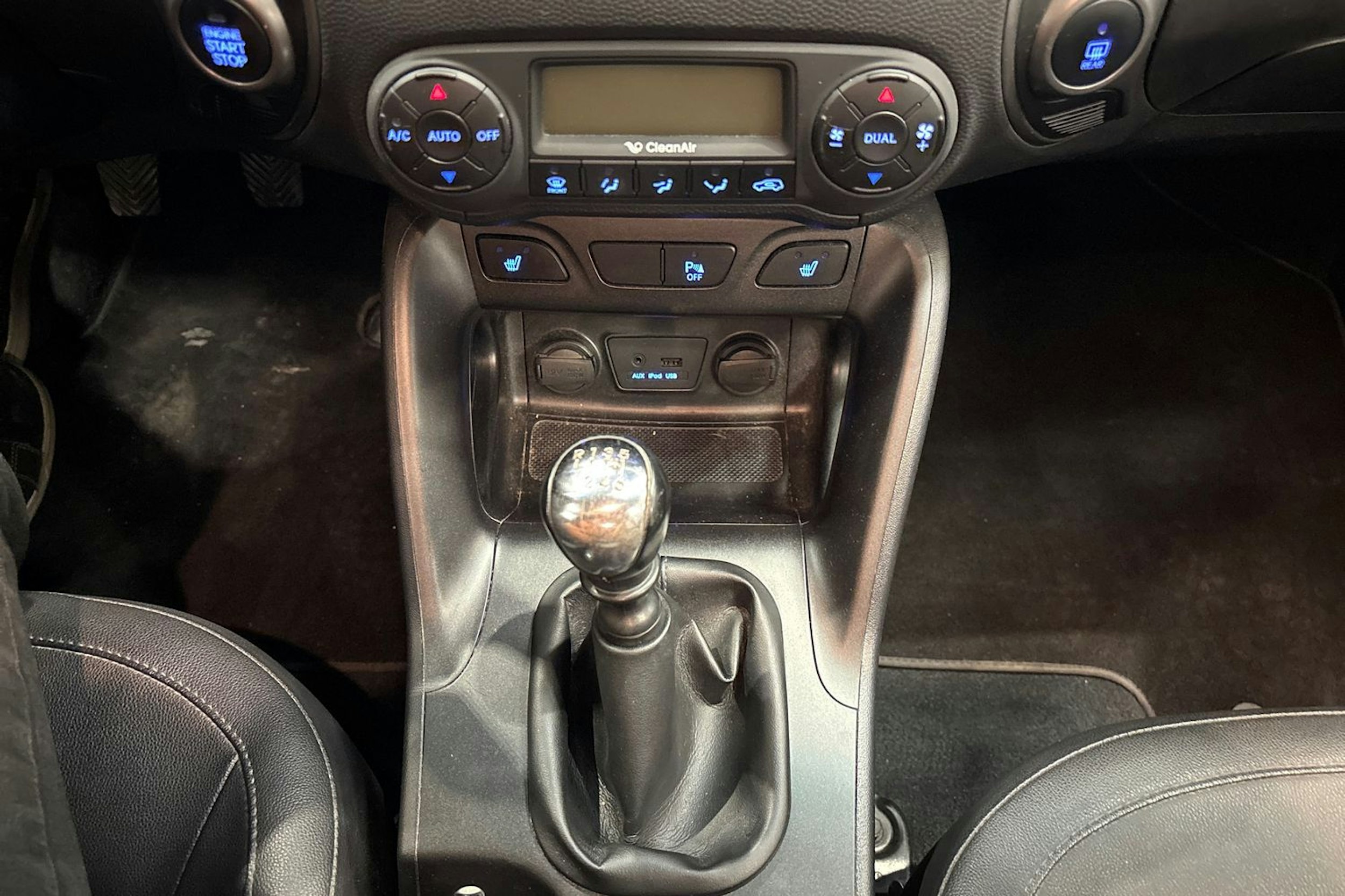 ruskea (beige) Hyundai ix35 2015 kuva 19.