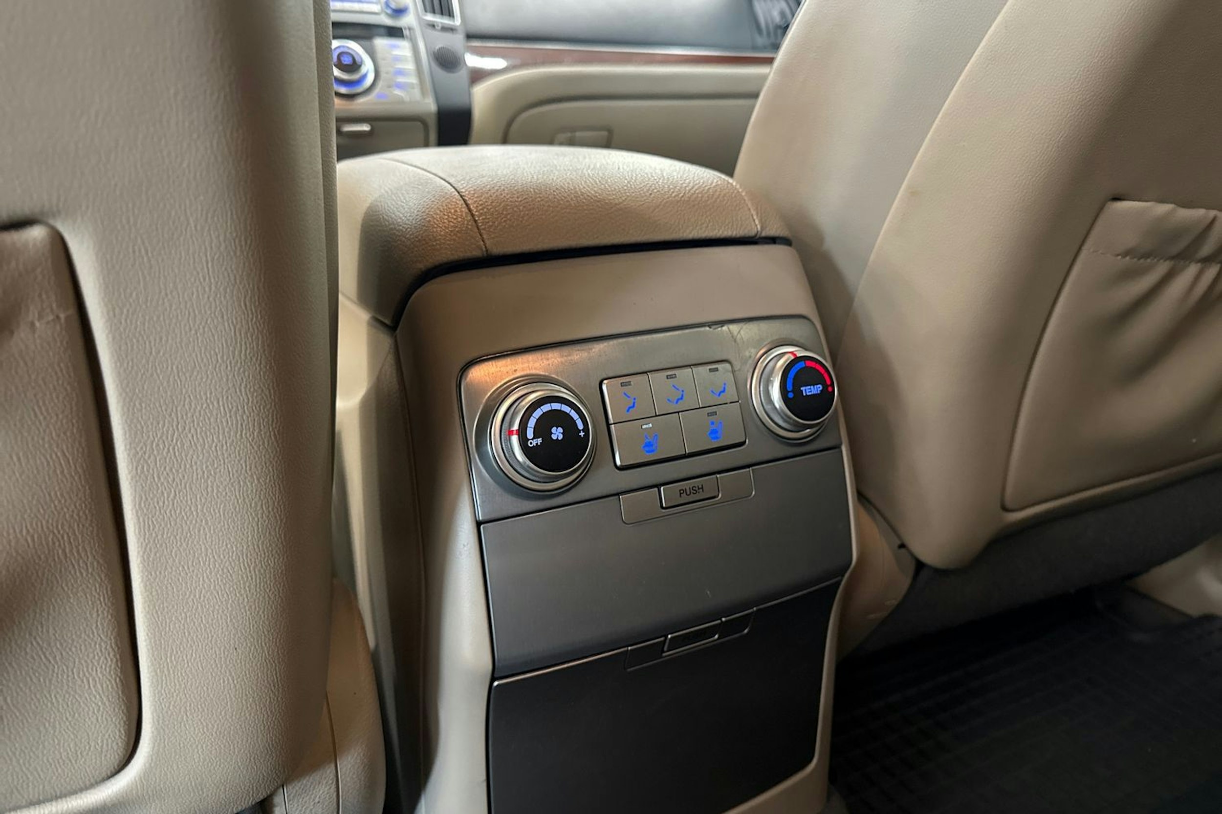 musta Hyundai ix55 2012 kuva 24.