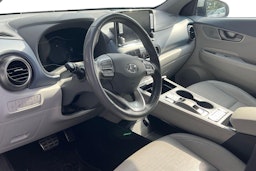 Valkoinen Hyundai KONA 2019 kuva 3.