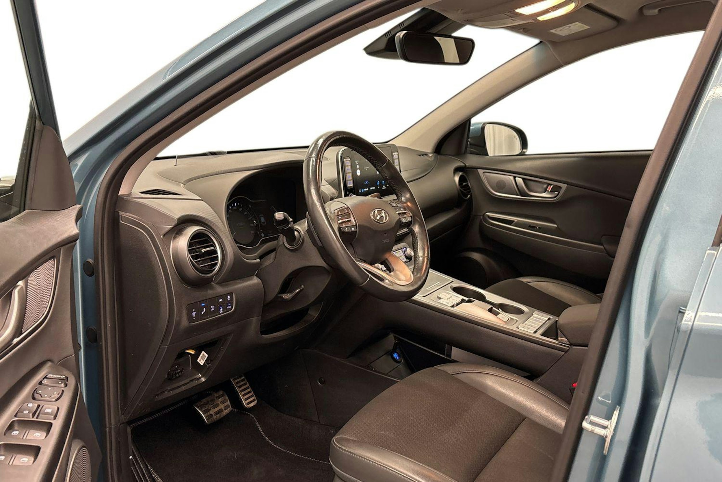 sininen Hyundai KONA 2019 kuva 7.