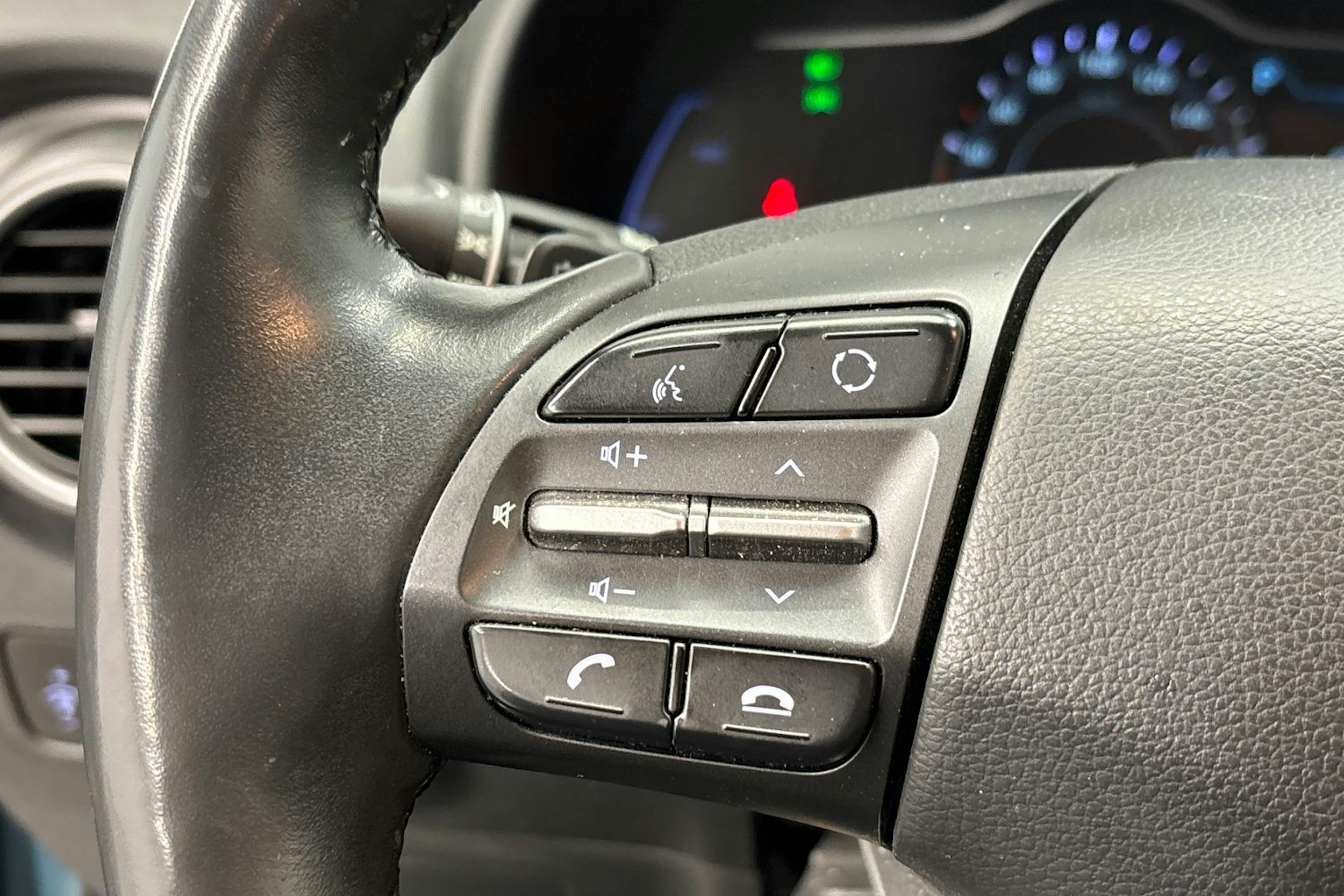 sininen Hyundai KONA 2019 kuva 20.