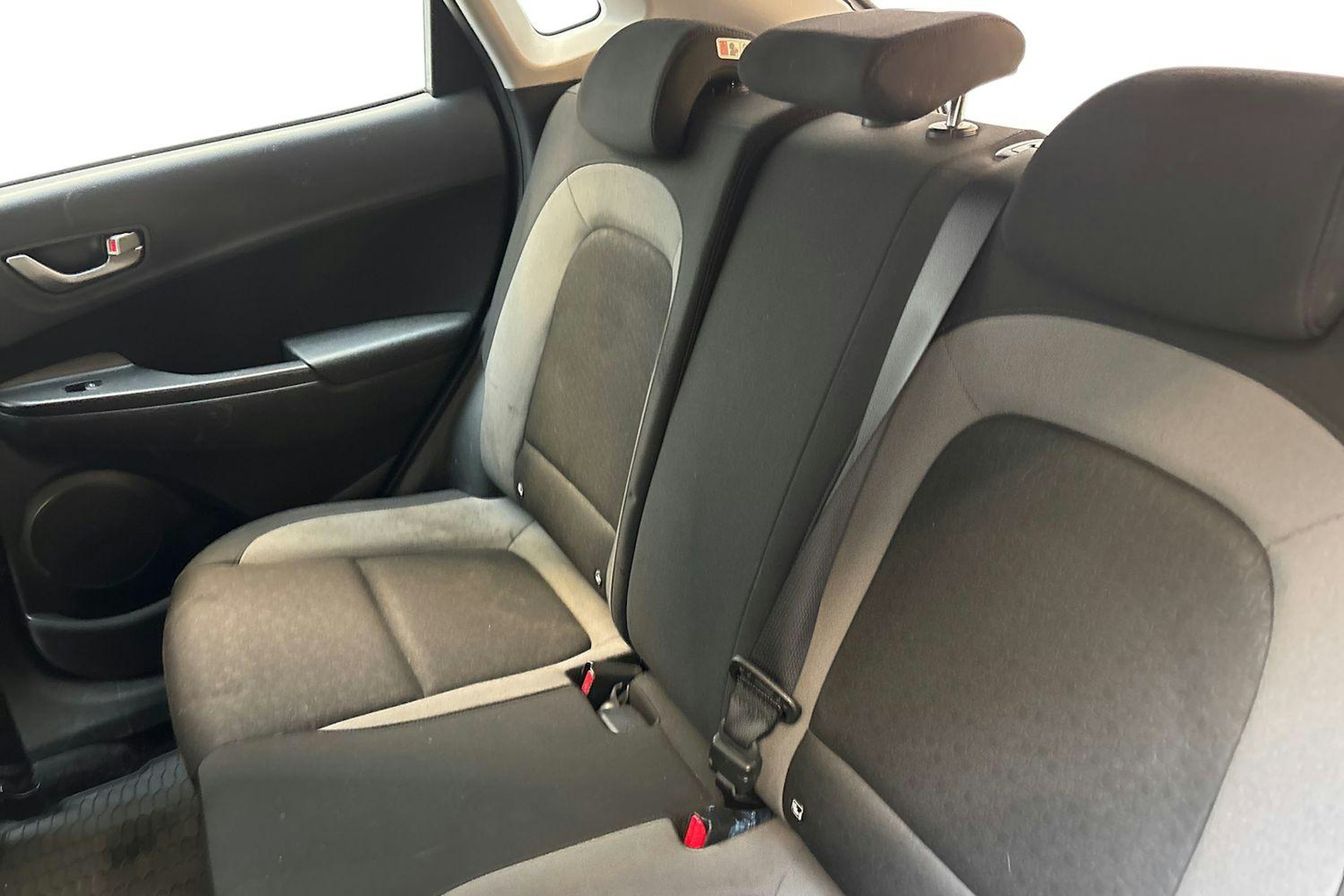 valkoinen Hyundai KONA 2019 kuva 8.