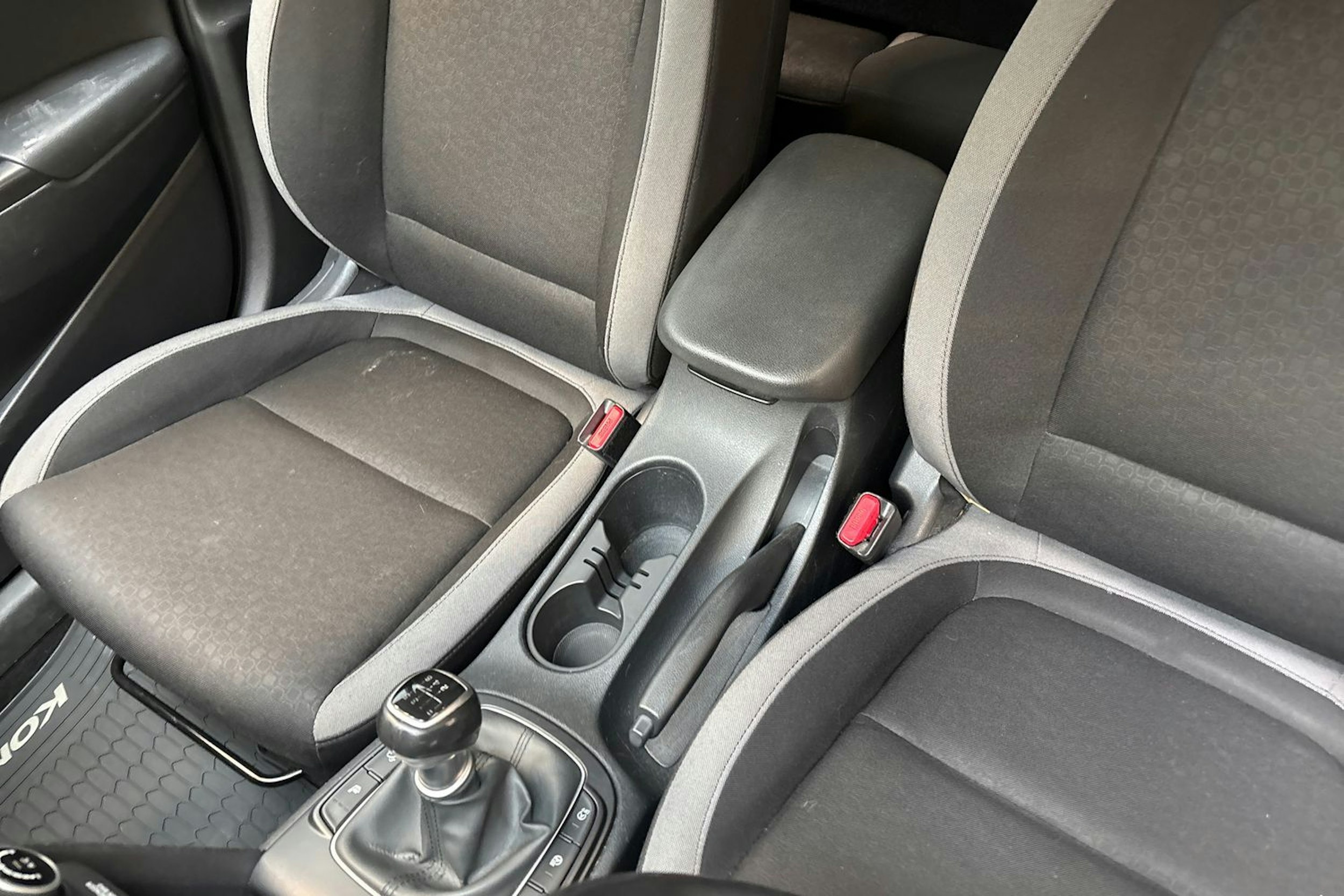 valkoinen Hyundai KONA 2019 kuva 19.