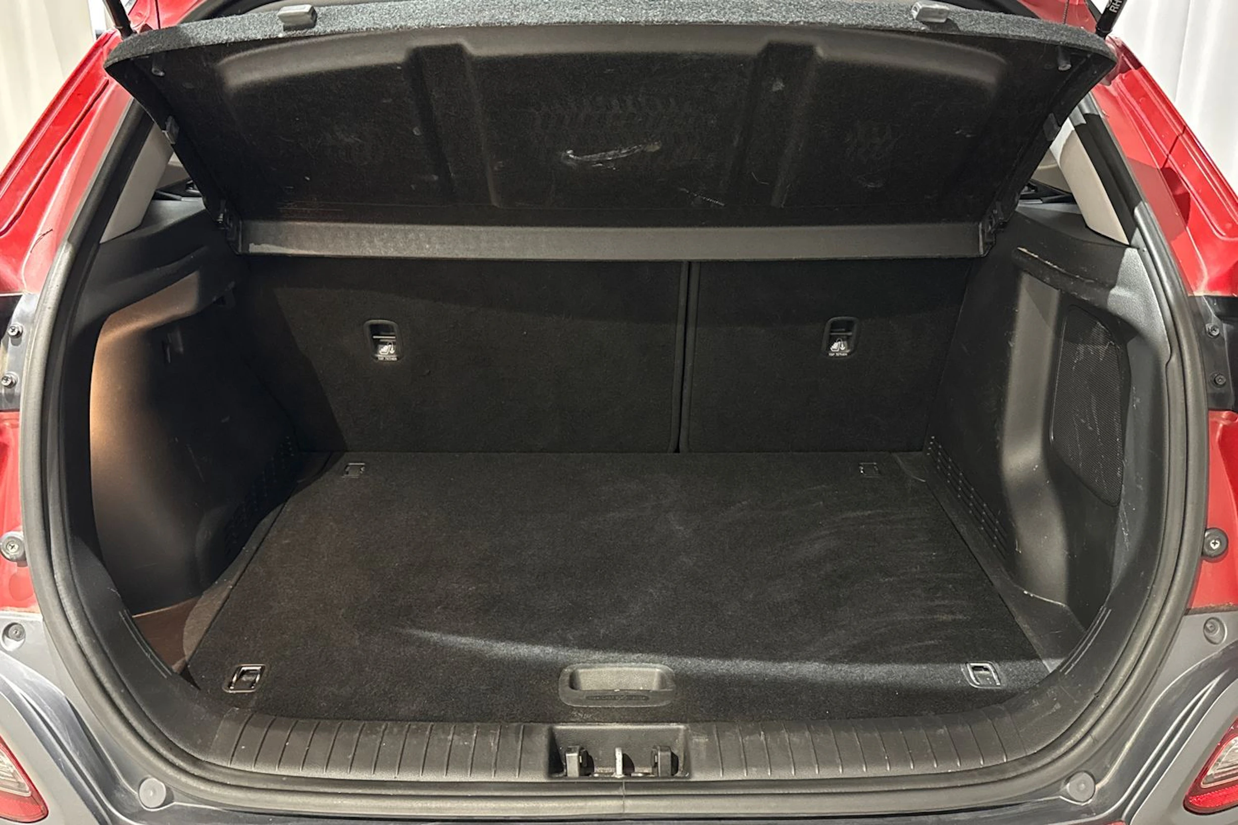 punainen Hyundai KONA 2019 kuva 12.