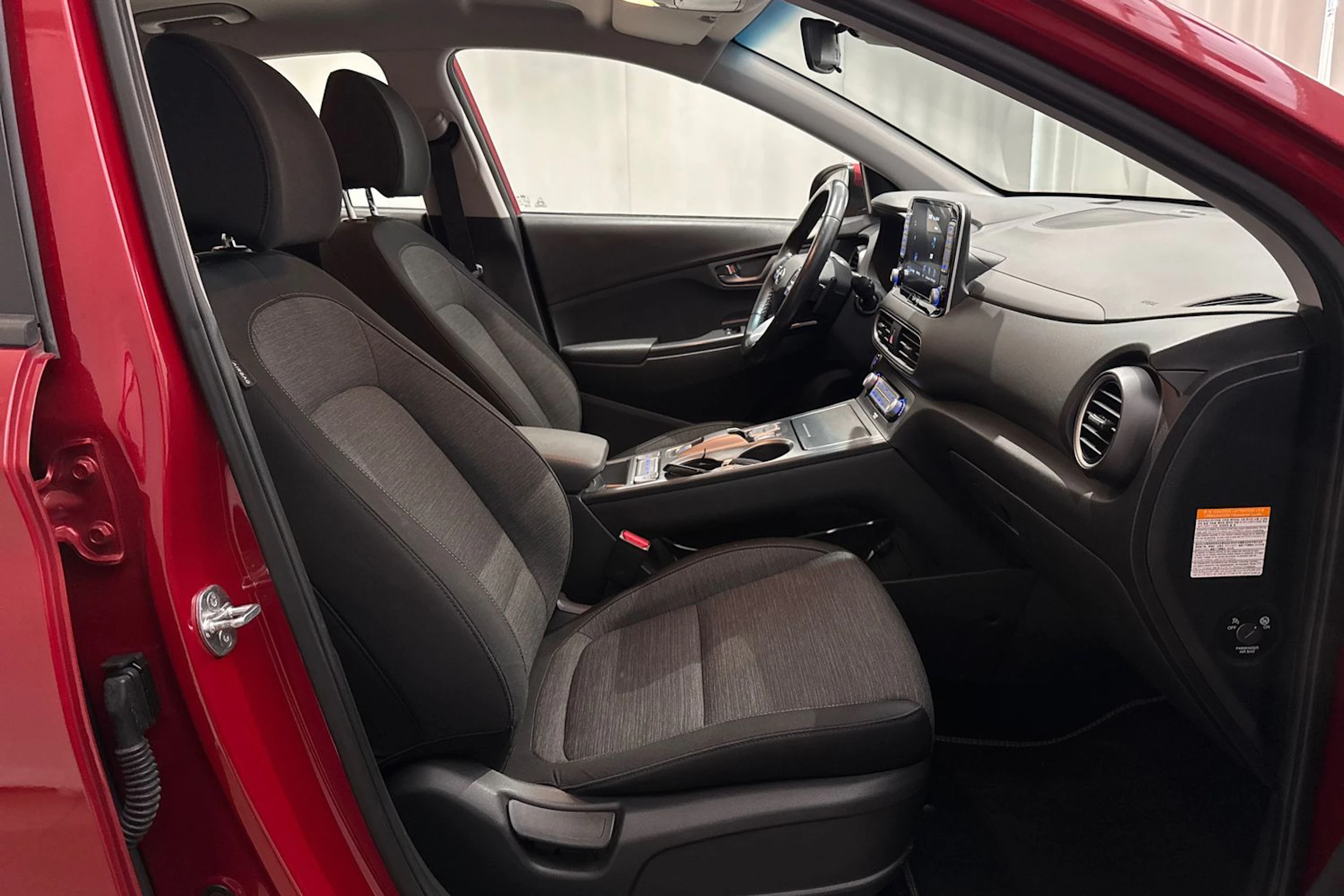 punainen Hyundai KONA 2019 kuva 13.
