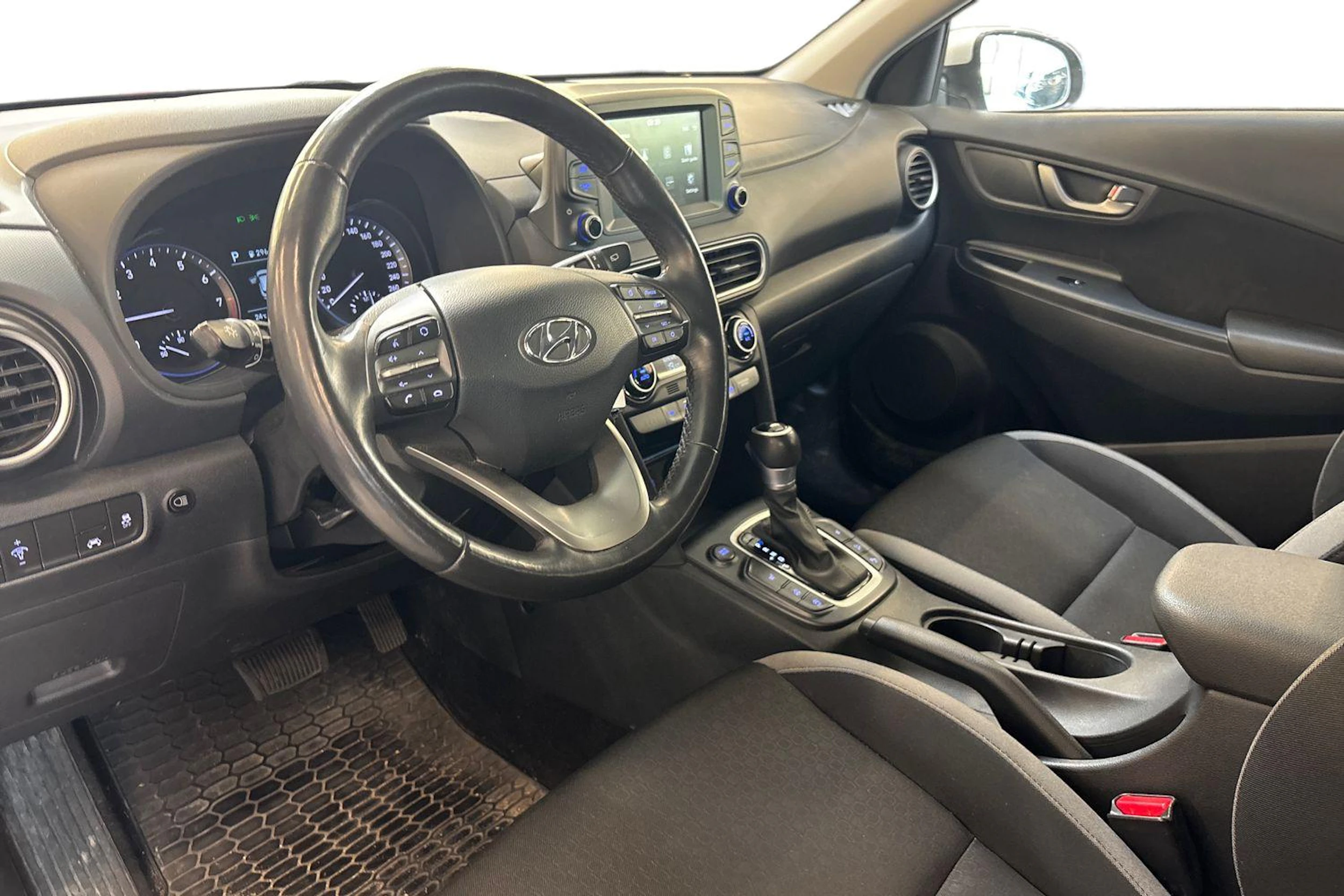 valkoinen Hyundai KONA 2019 kuva 3.