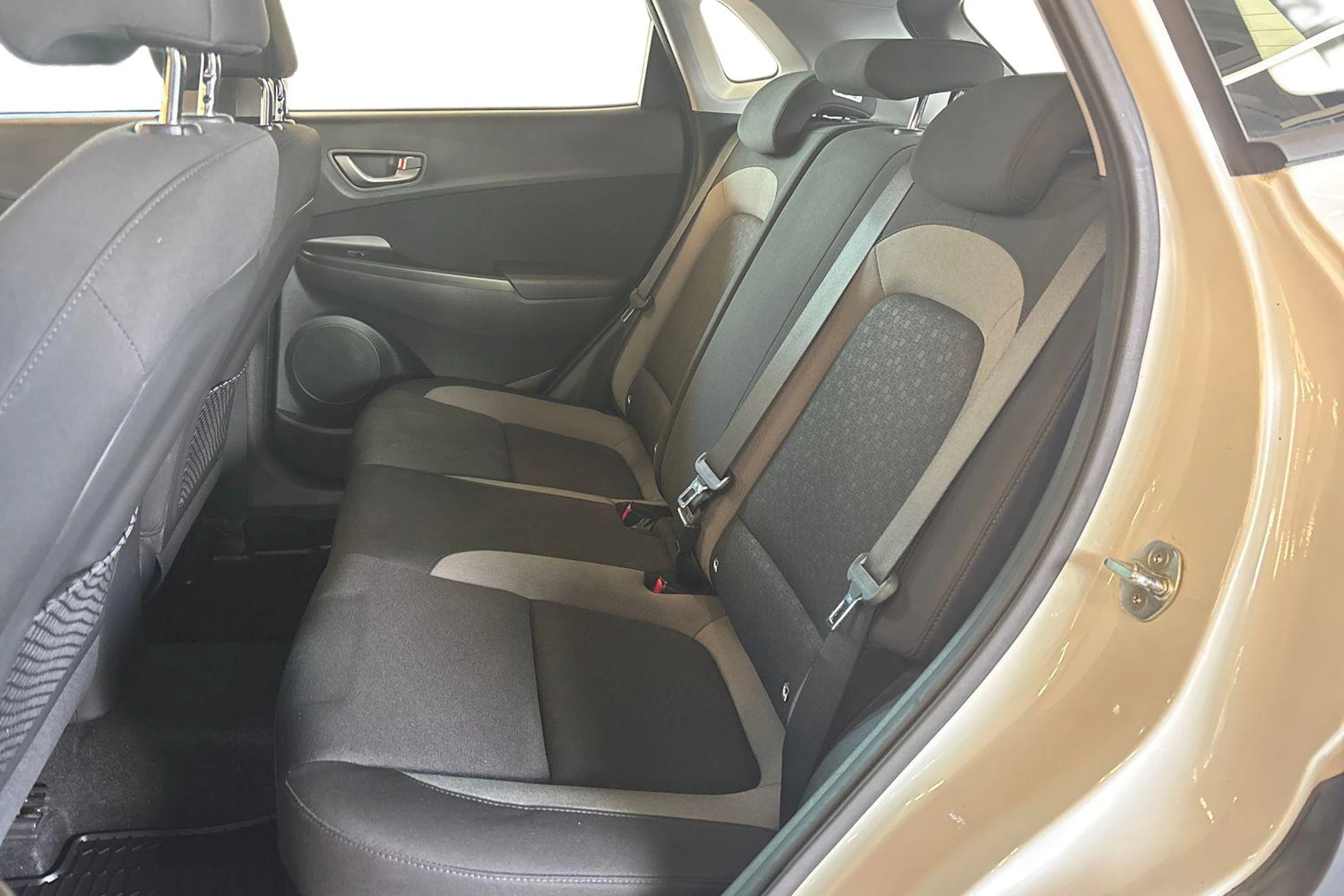 valkoinen Hyundai KONA 2019 kuva 8.