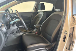 valkoinen Hyundai KONA 2019 kuva 13.