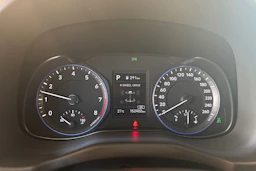 valkoinen Hyundai KONA 2019 kuva 14.