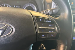 valkoinen Hyundai KONA 2019 kuva 16.