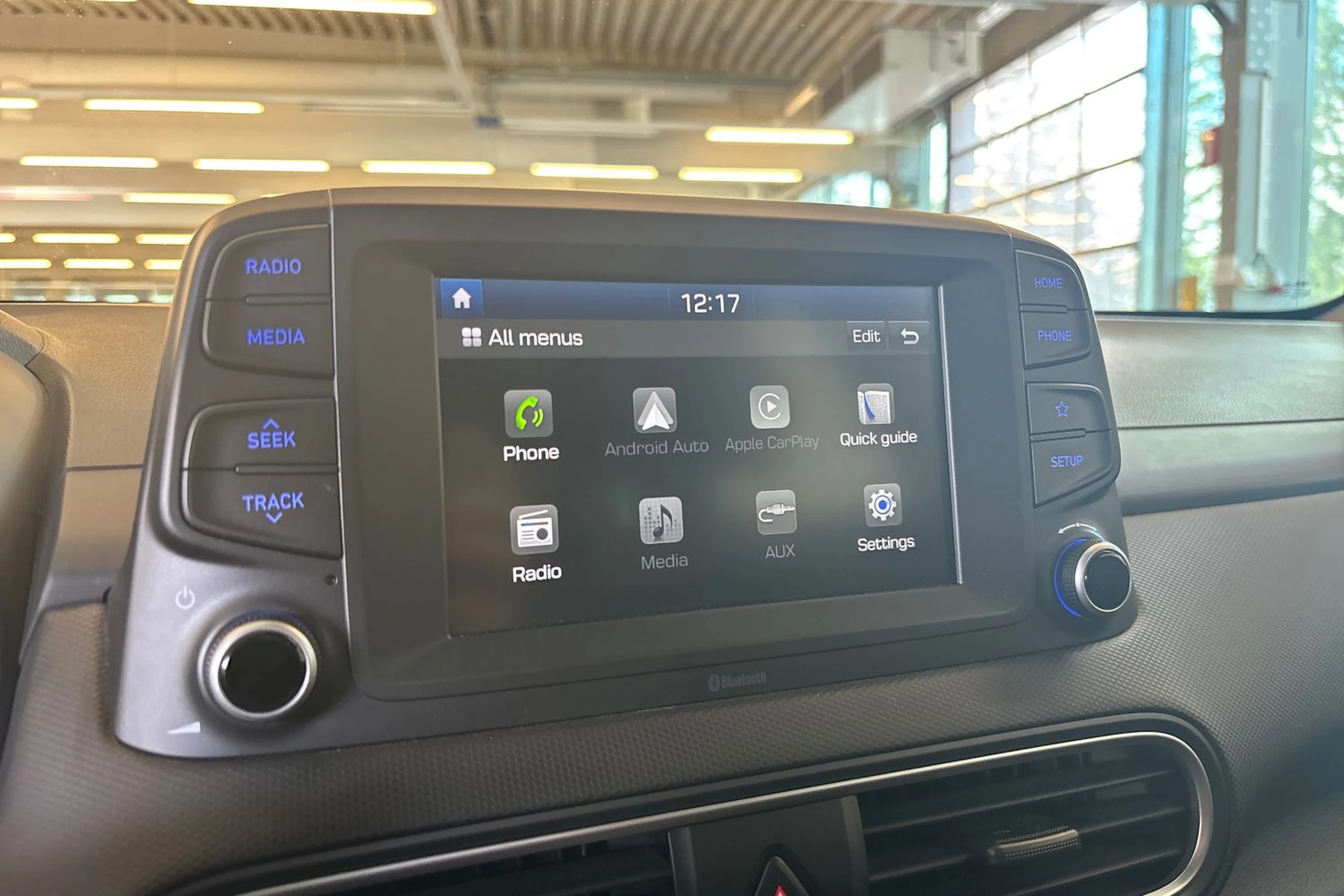 valkoinen Hyundai KONA 2019 kuva 18.