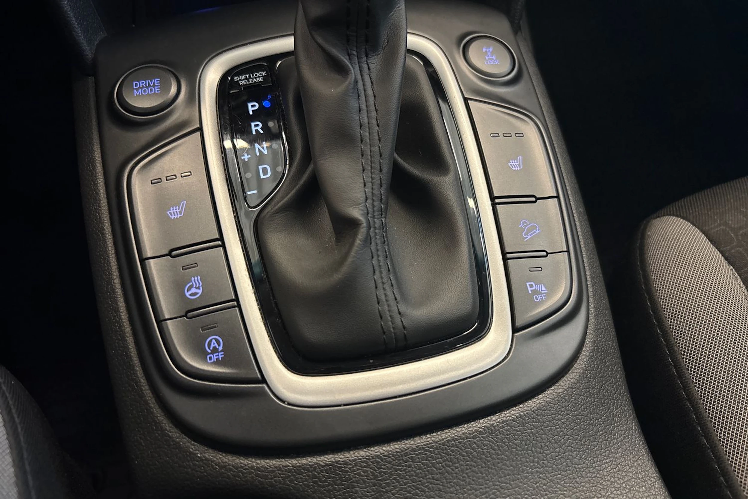 valkoinen Hyundai KONA 2019 kuva 20.