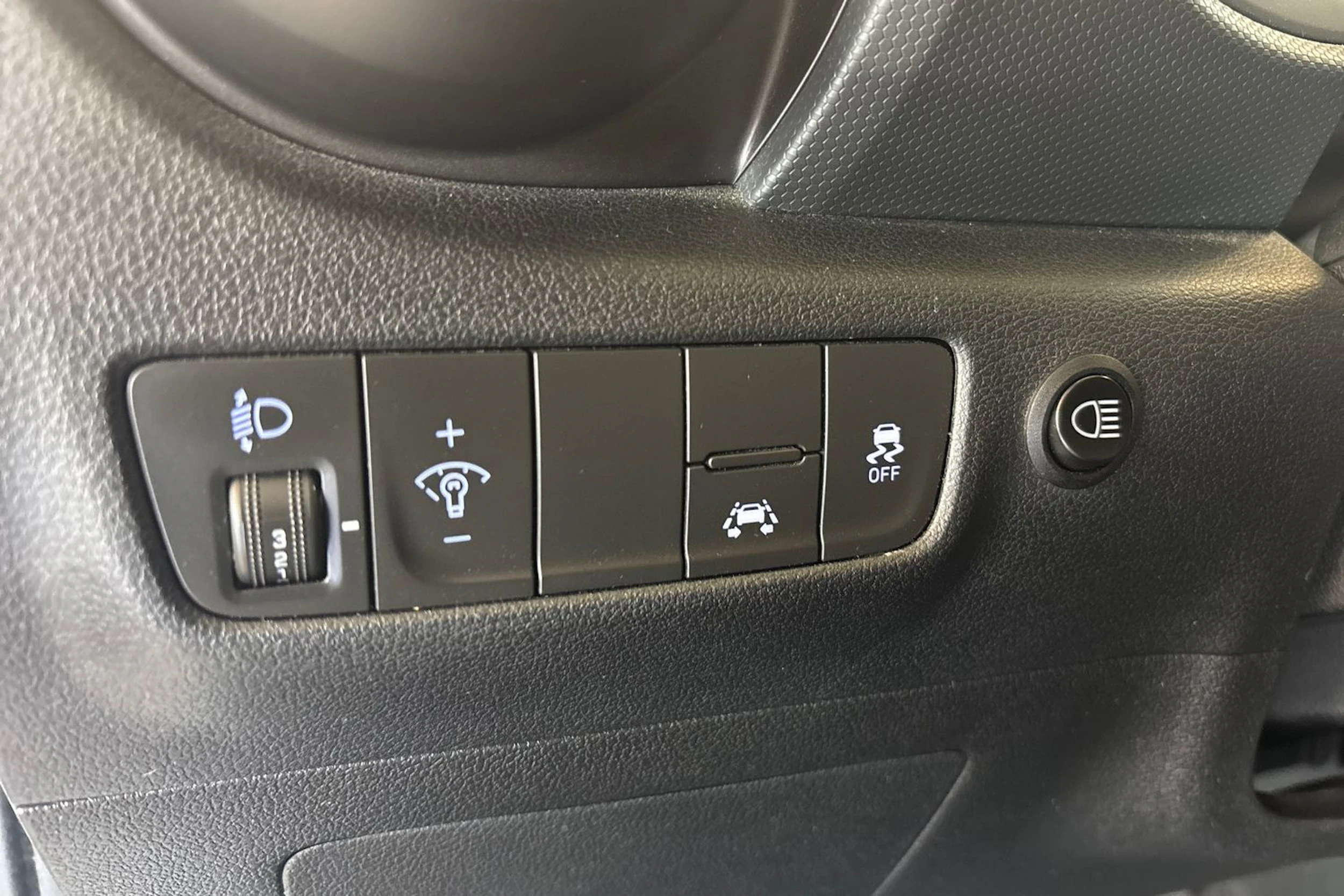 valkoinen Hyundai KONA 2019 kuva 21.
