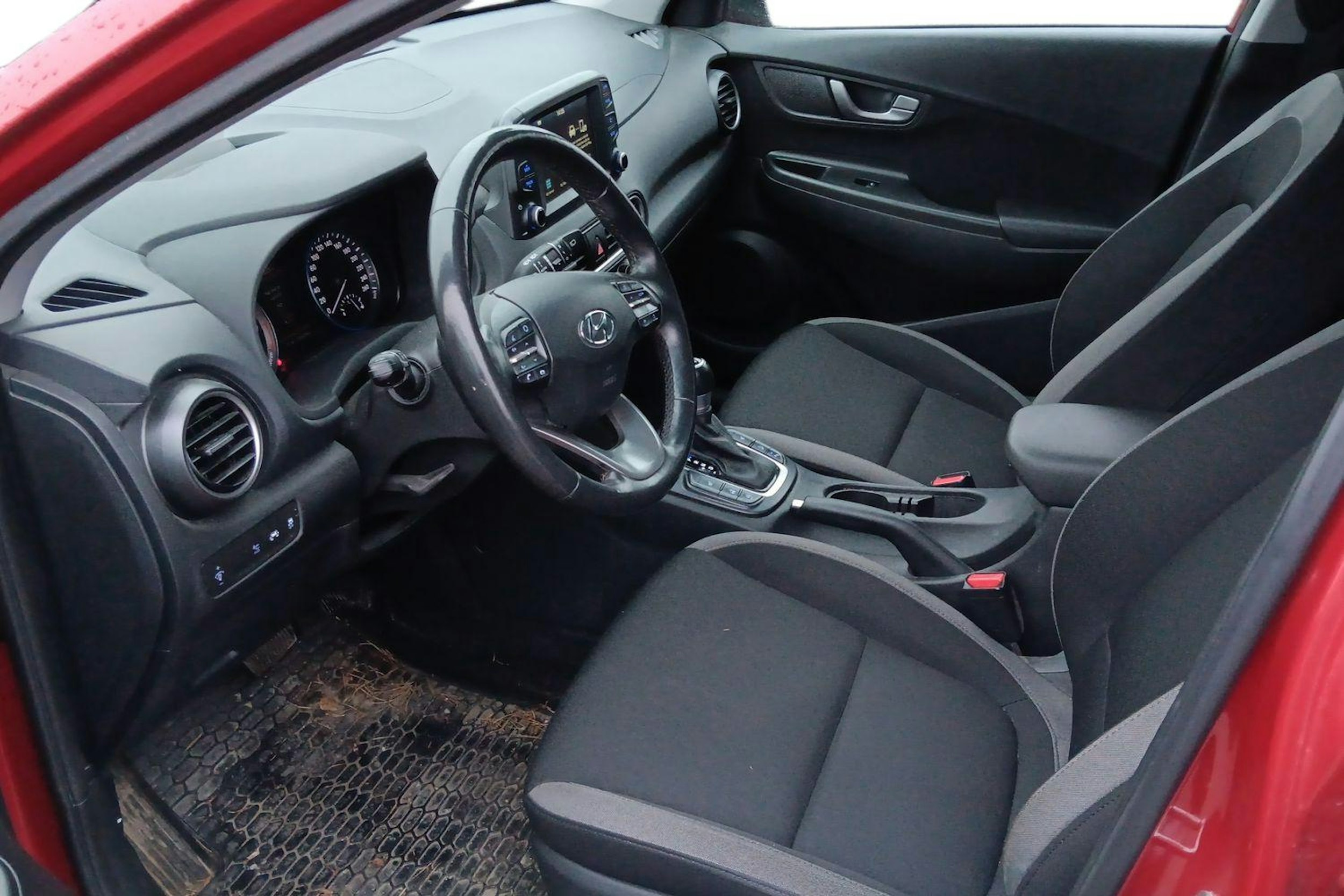 punainen Hyundai KONA 2019 kuva 3.