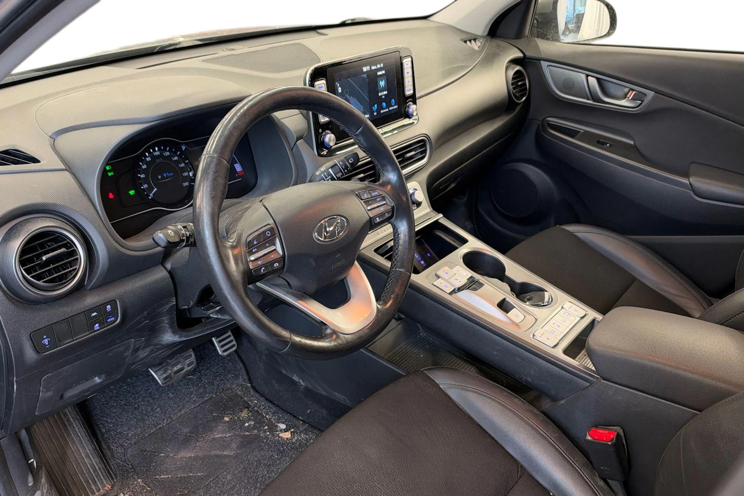 harmaa Hyundai KONA 2019 kuva 3.