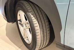sininen Hyundai KONA 2019 kuva 16.