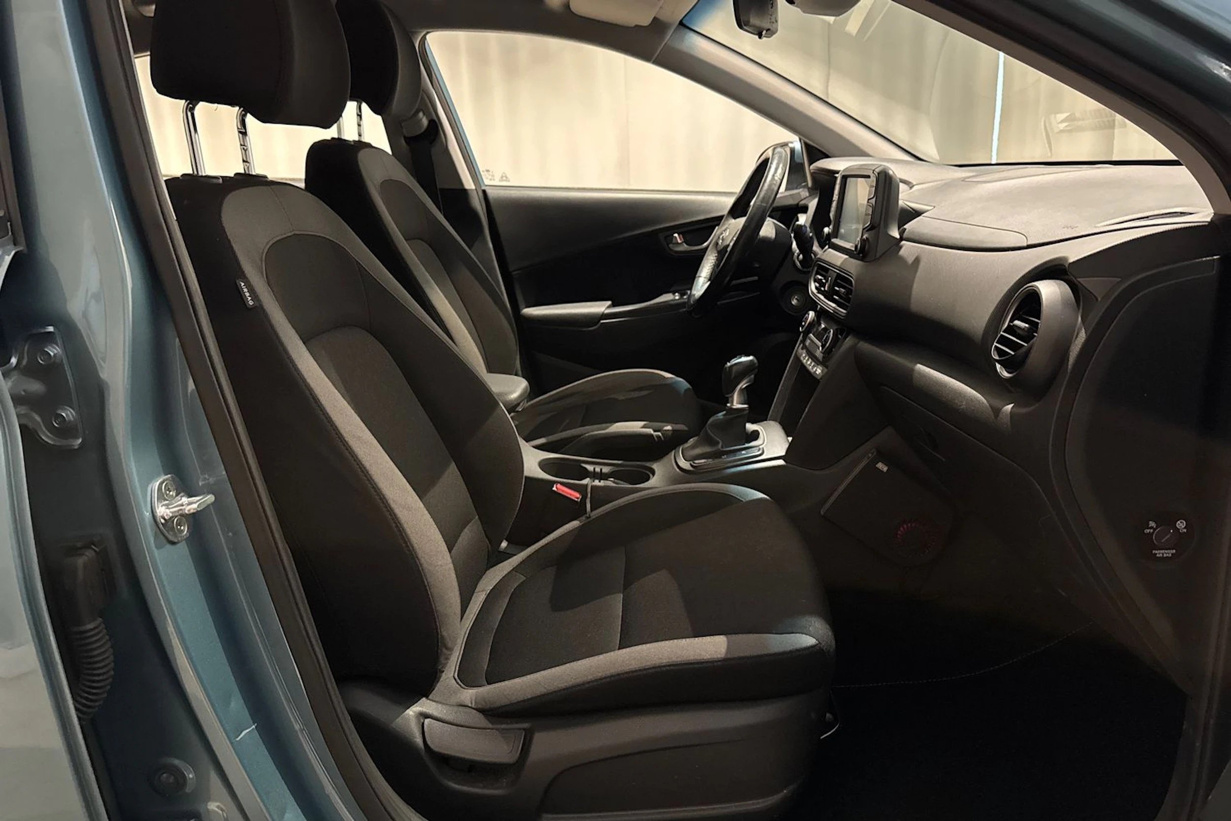 sininen Hyundai KONA 2019 kuva 20.