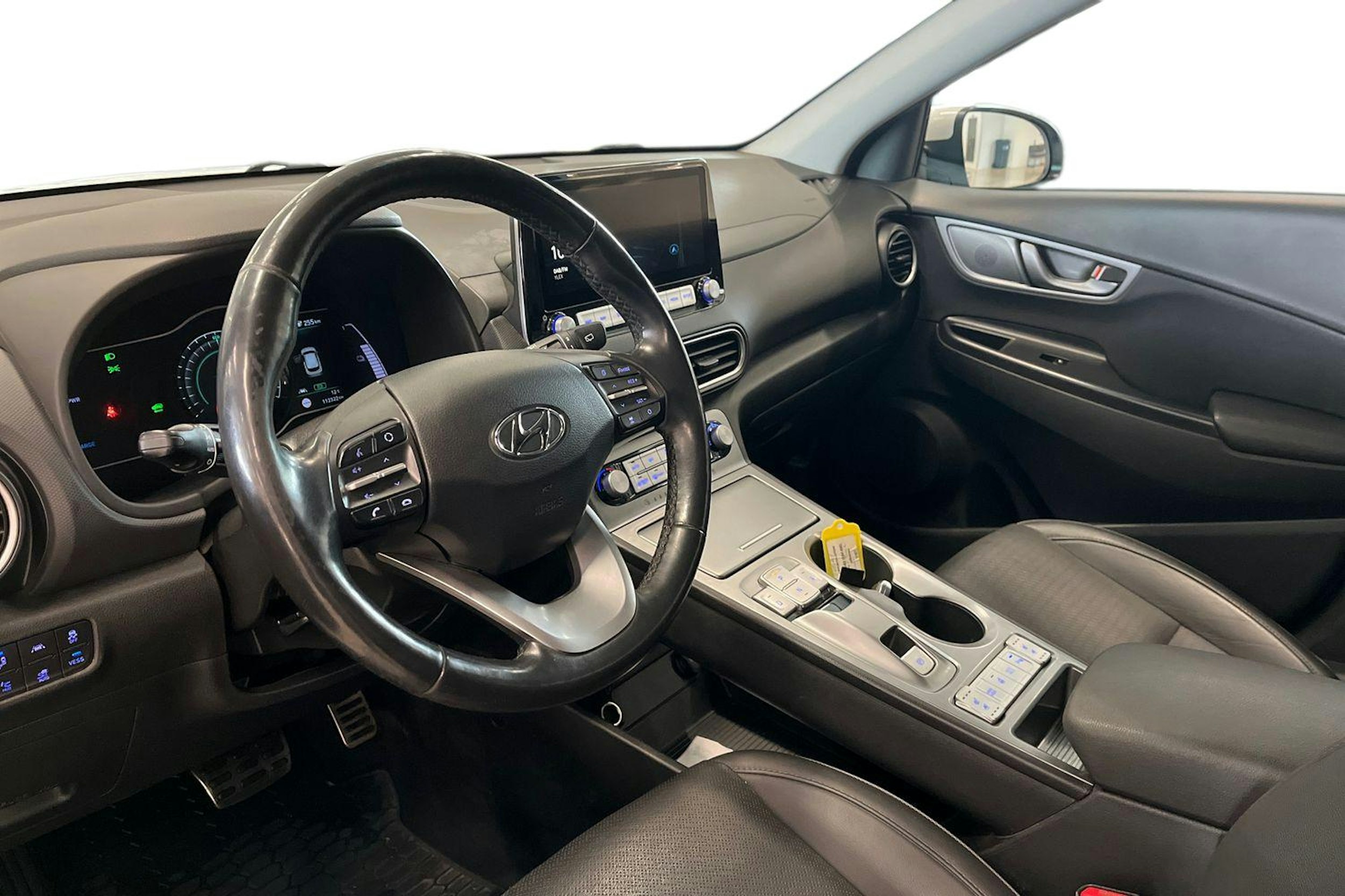 valkoinen Hyundai KONA 2020 kuva 6.
