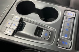valkoinen Hyundai KONA 2020 kuva 18.