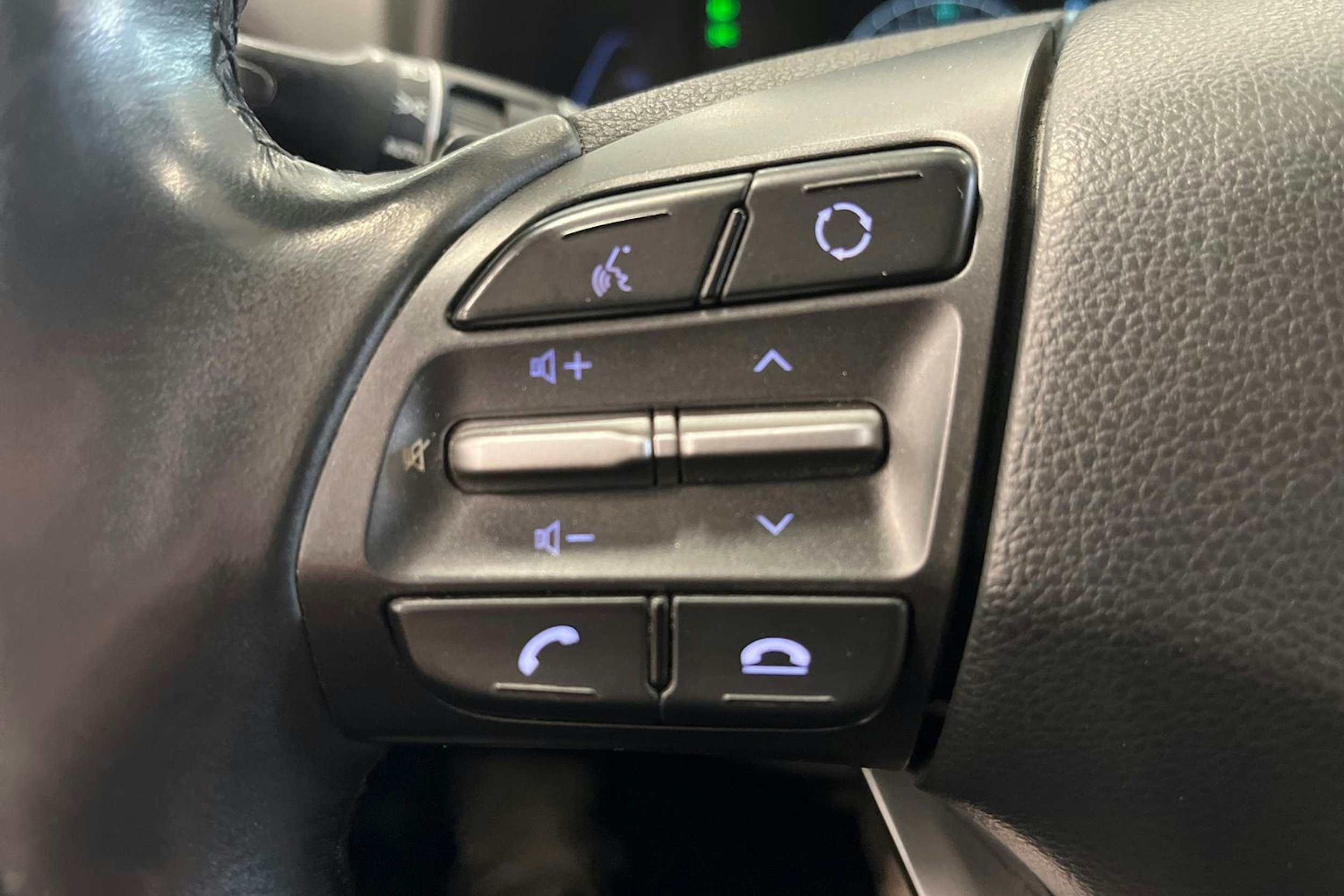 valkoinen Hyundai KONA 2020 kuva 20.