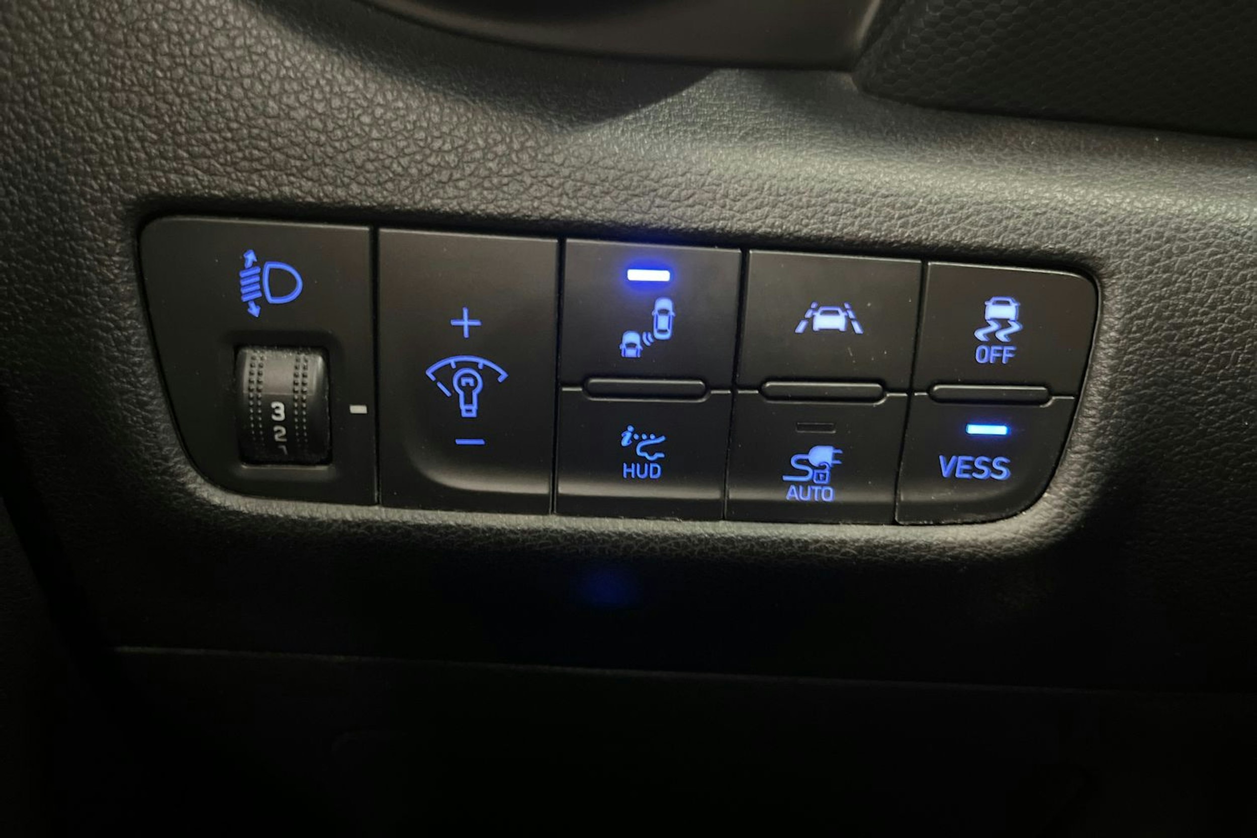 valkoinen Hyundai KONA 2020 kuva 22.