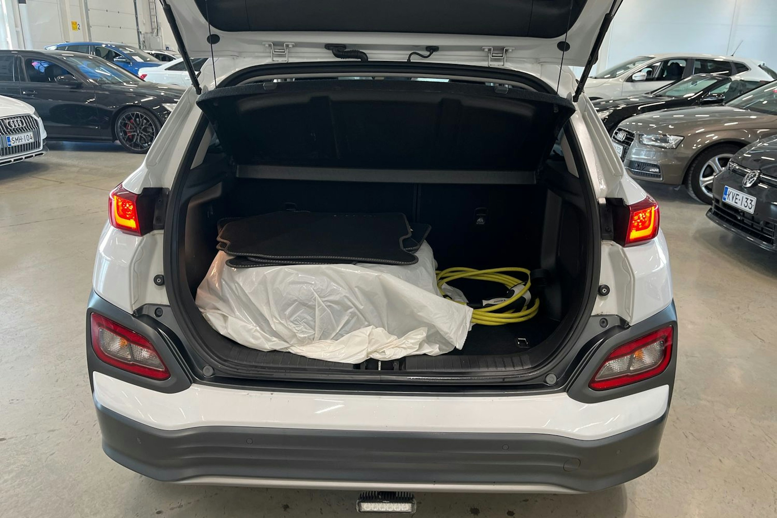 valkoinen Hyundai KONA 2020 kuva 28.
