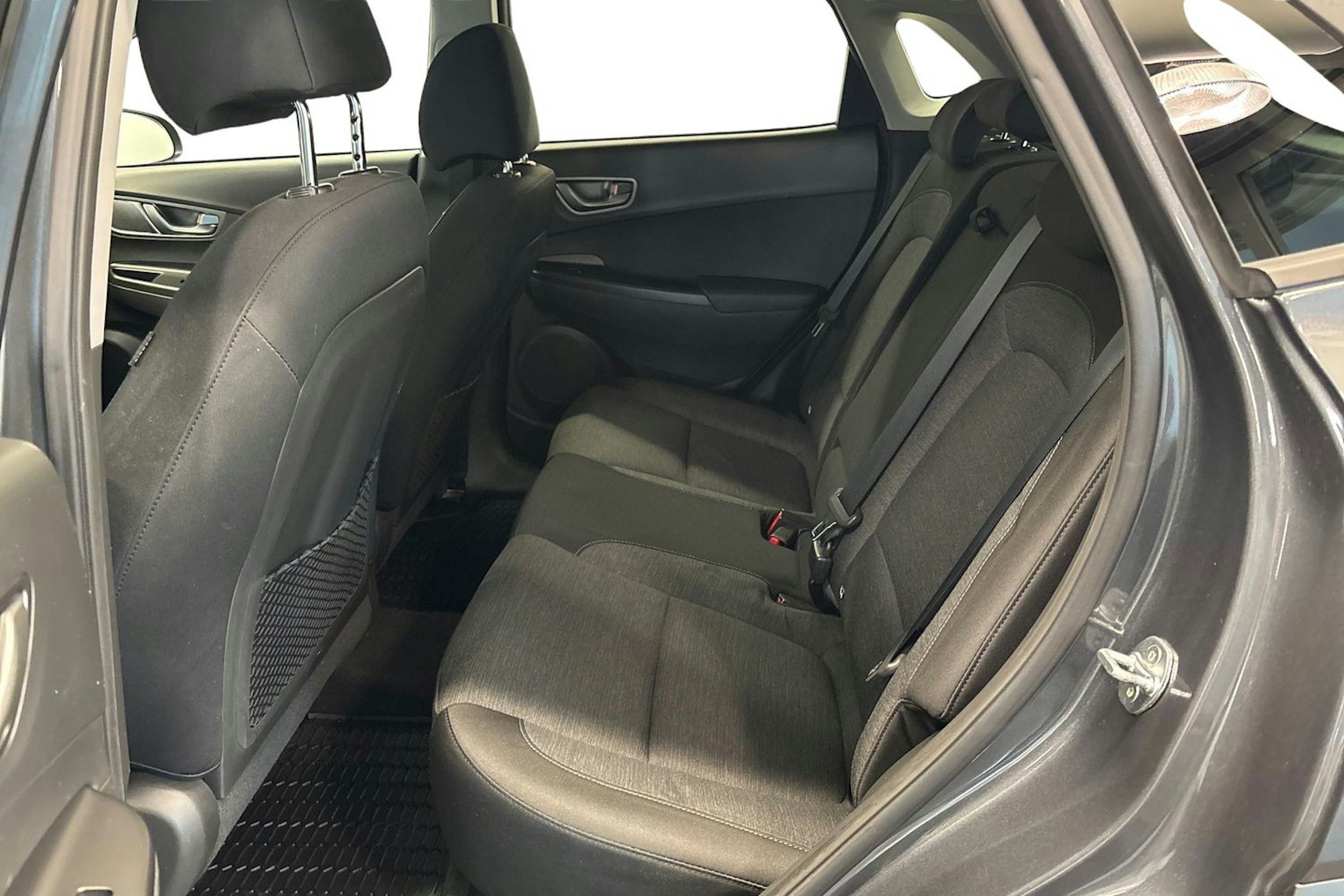 harmaa Hyundai KONA 2020 kuva 10.