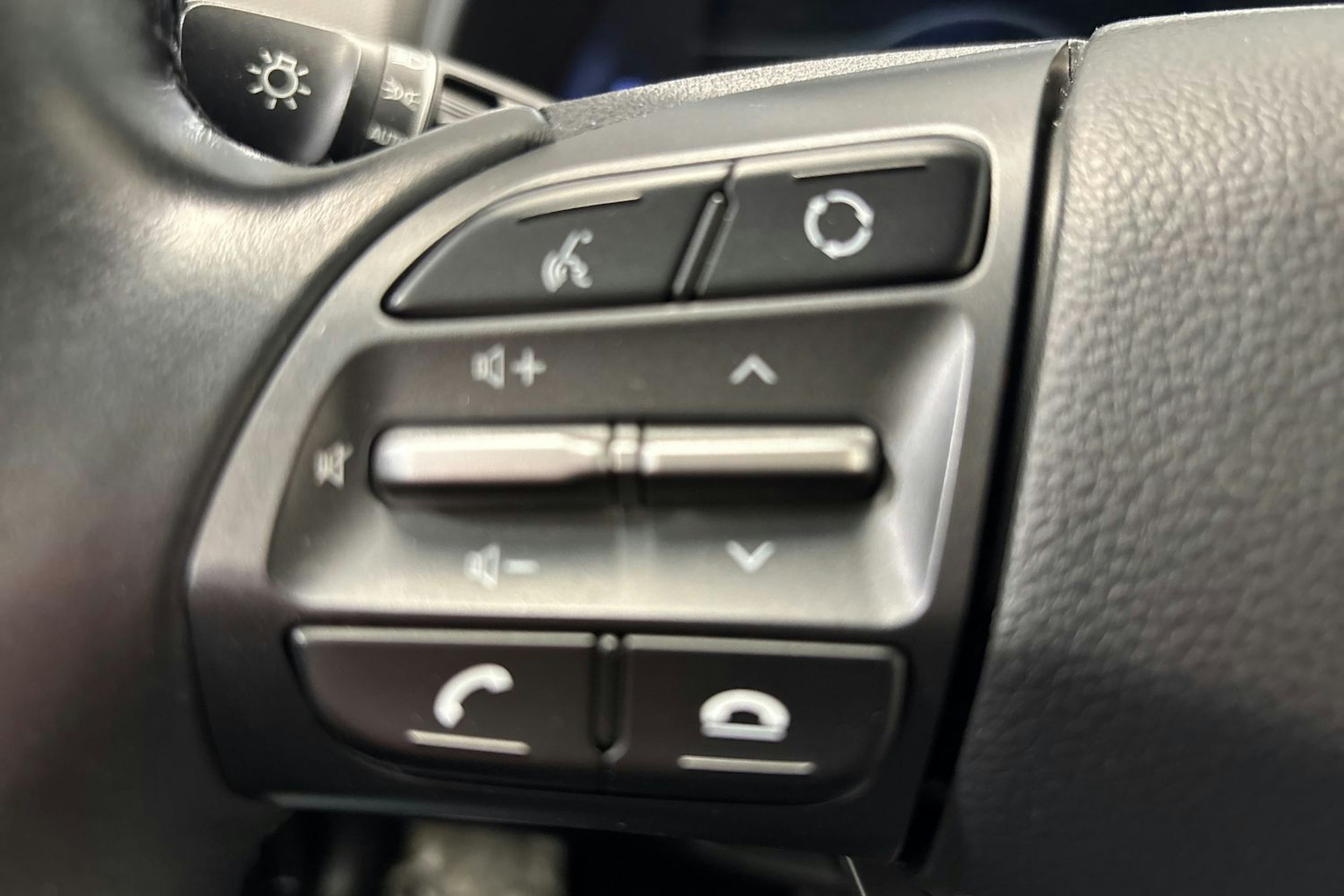 harmaa Hyundai KONA 2020 kuva 22.