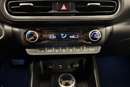 valkoinen Hyundai KONA 2021 kuva 21.
