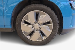 sininen Hyundai KONA 2021 kuva 11.