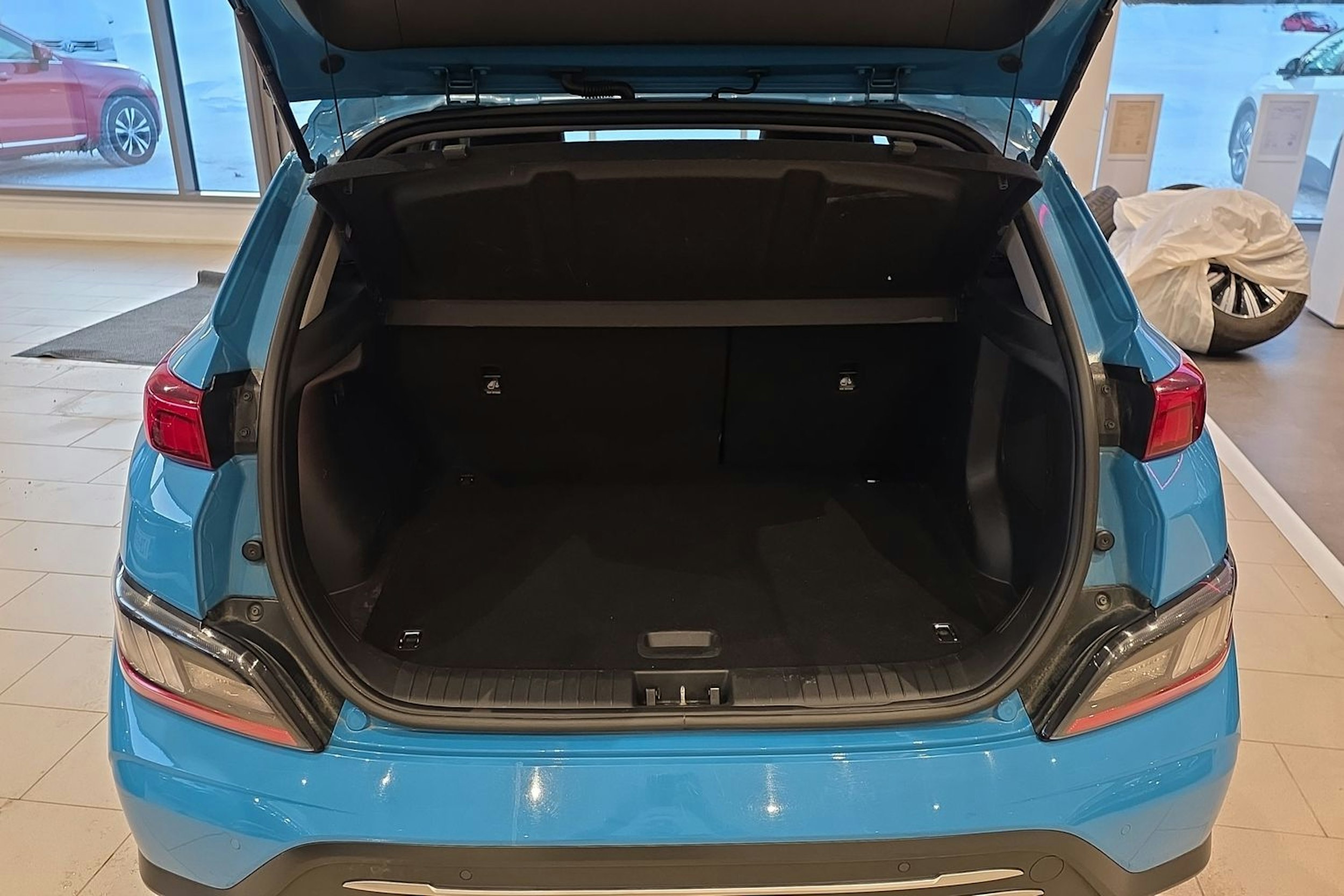 sininen Hyundai KONA 2021 kuva 16.