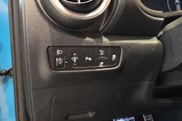 sininen Hyundai KONA 2021 kuva 20.